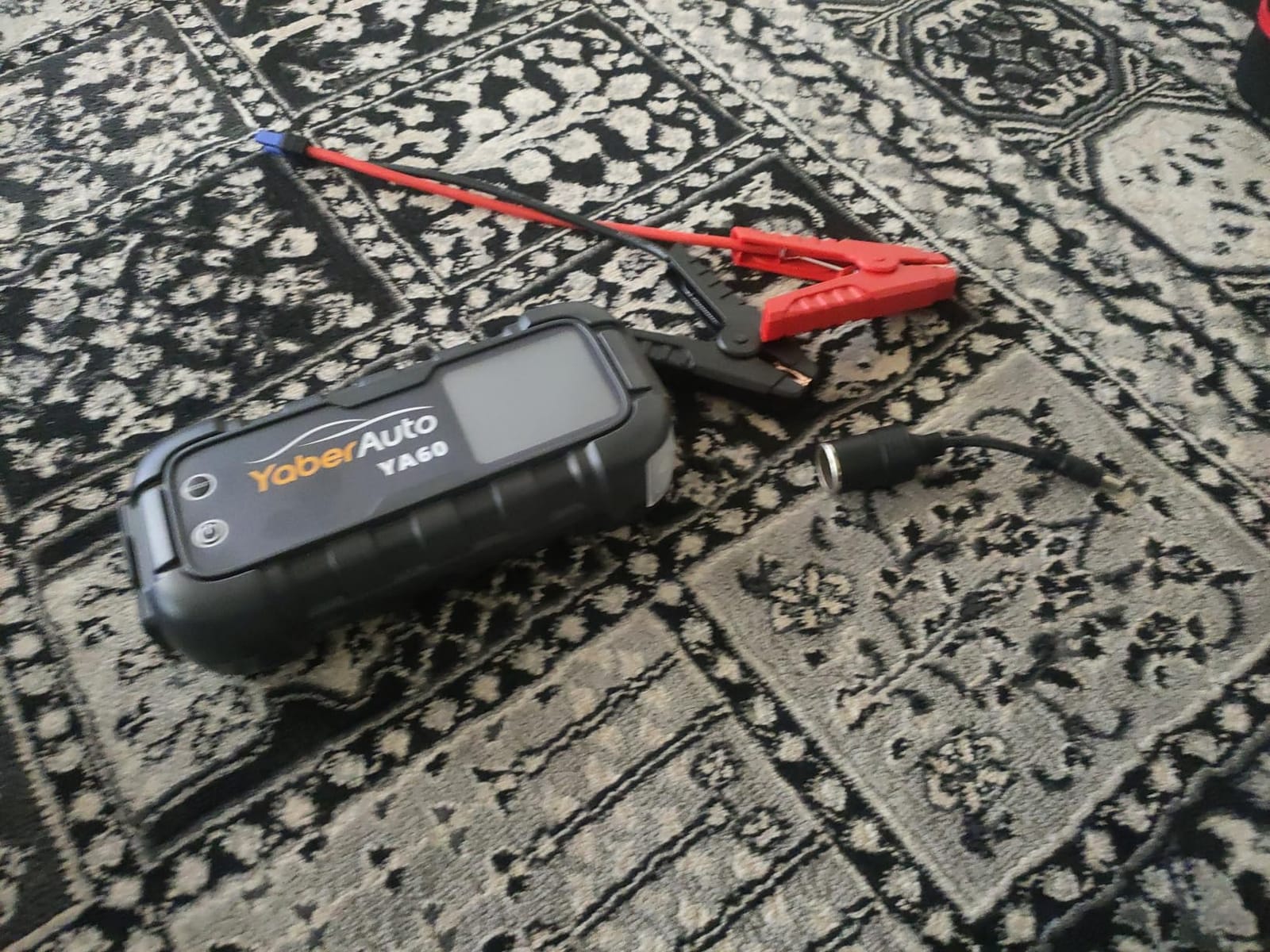 YaberAuto 8000A Jump Starter 99Wh 65W Fast Charging (All Gas/12.0L Diesel) customer photo 2