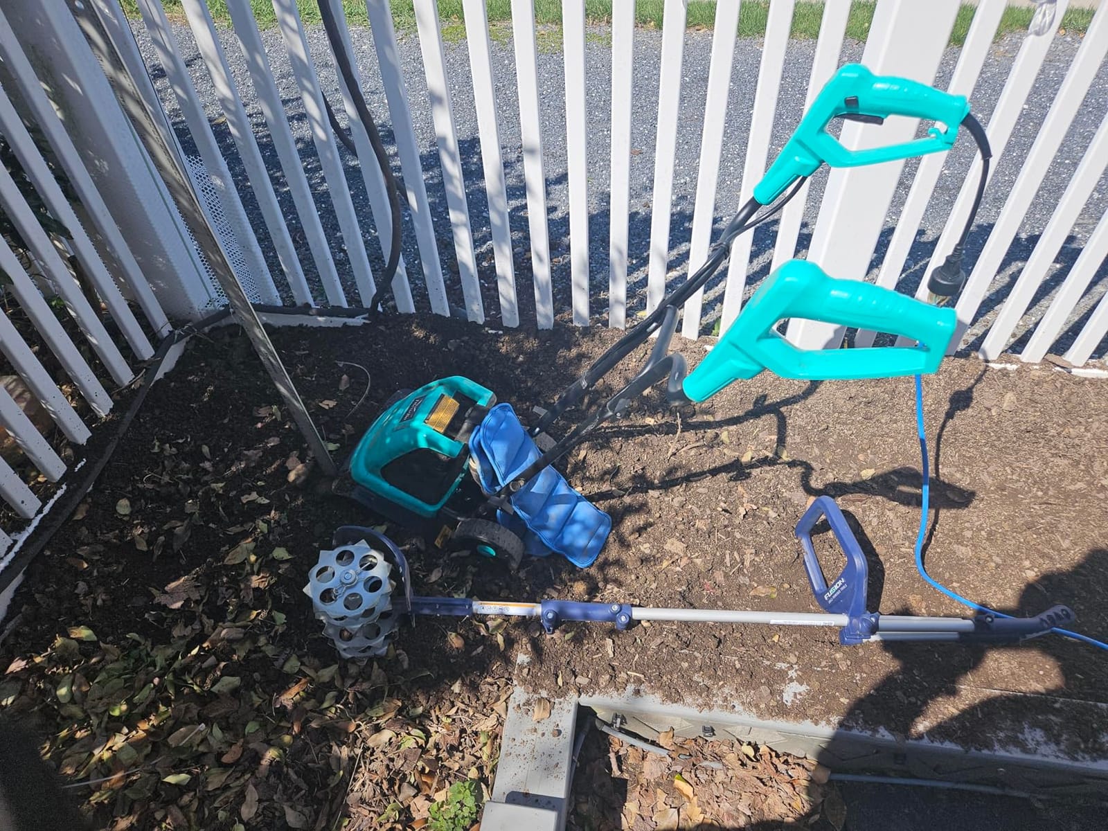 IncwBo 12'' 10.5AMP Corded Electric Garden Roto Tiller Cultivator Powerful | Electric front tine tiller lightweight, Metal baffle, Overload protected, Tills hard clay soil smooth, Easy (dis)assemble customer photo 2