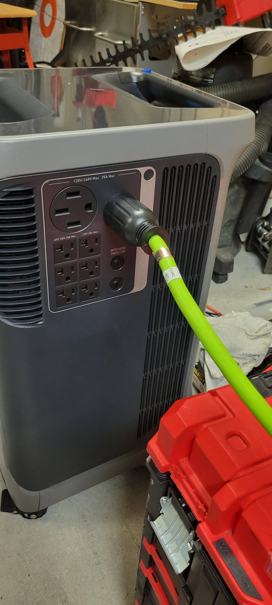 Anker SOLIX F3800 Portable Power Station, 3,840Wh customer photo 2