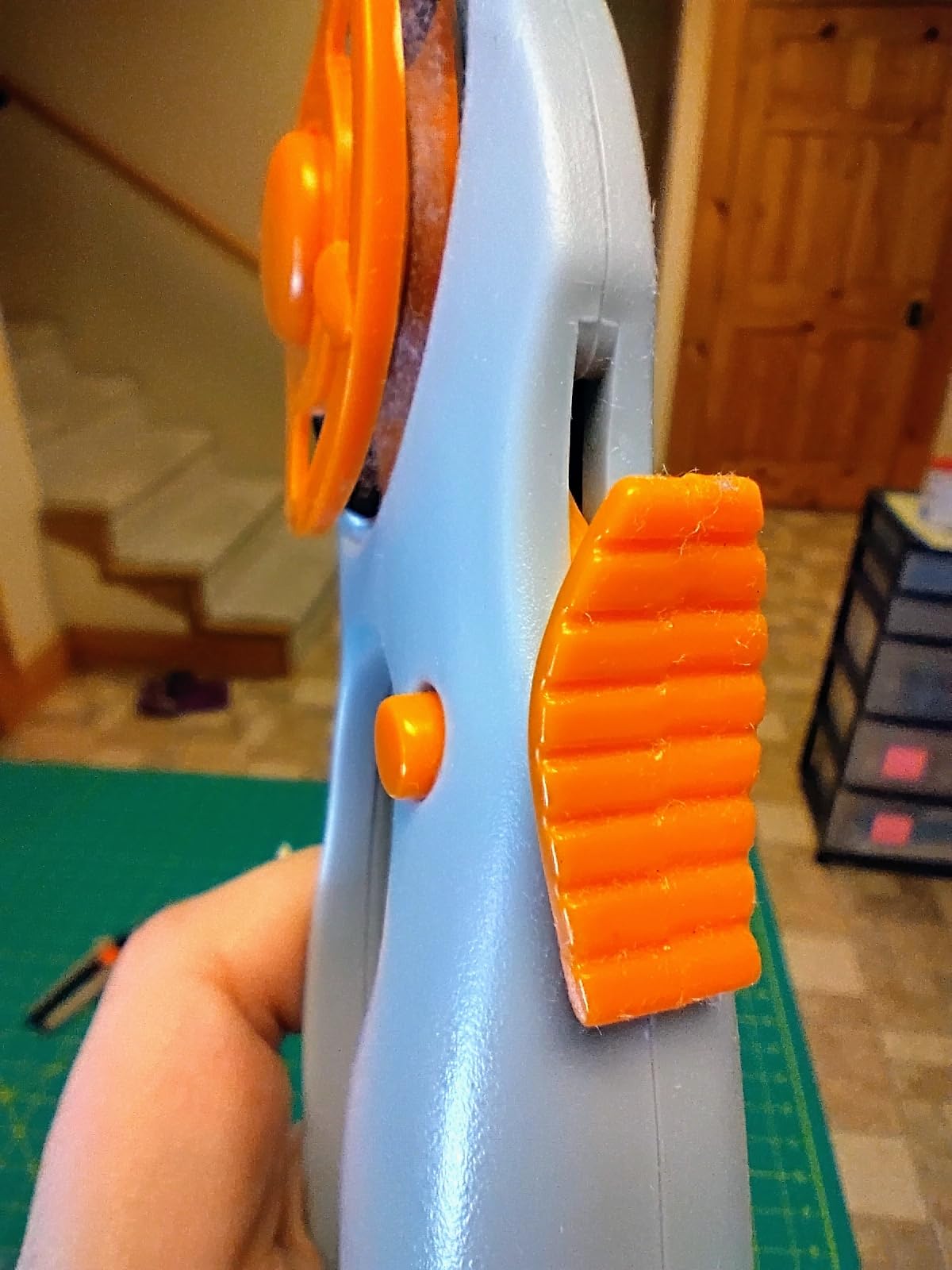 Fiskars 45mm Loop Rotary Cutter for Fabric, Arts, Crafts, Sewing customer photo 1