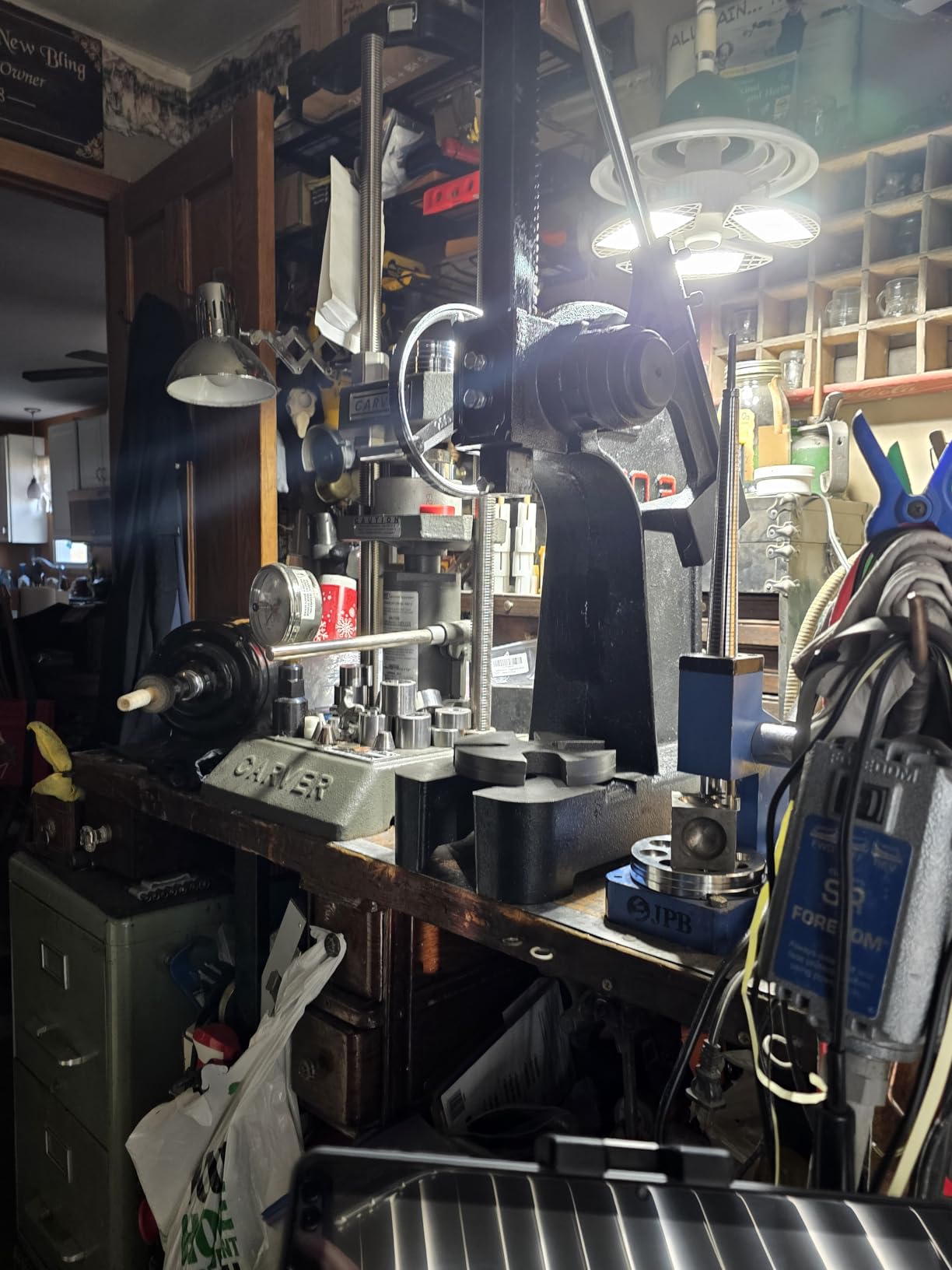 VEVOR Arbor Press, 3 Ton Ratchet Type Arbor Press, Ratchet Leverage Arbor Press with Handwheel, 12.2