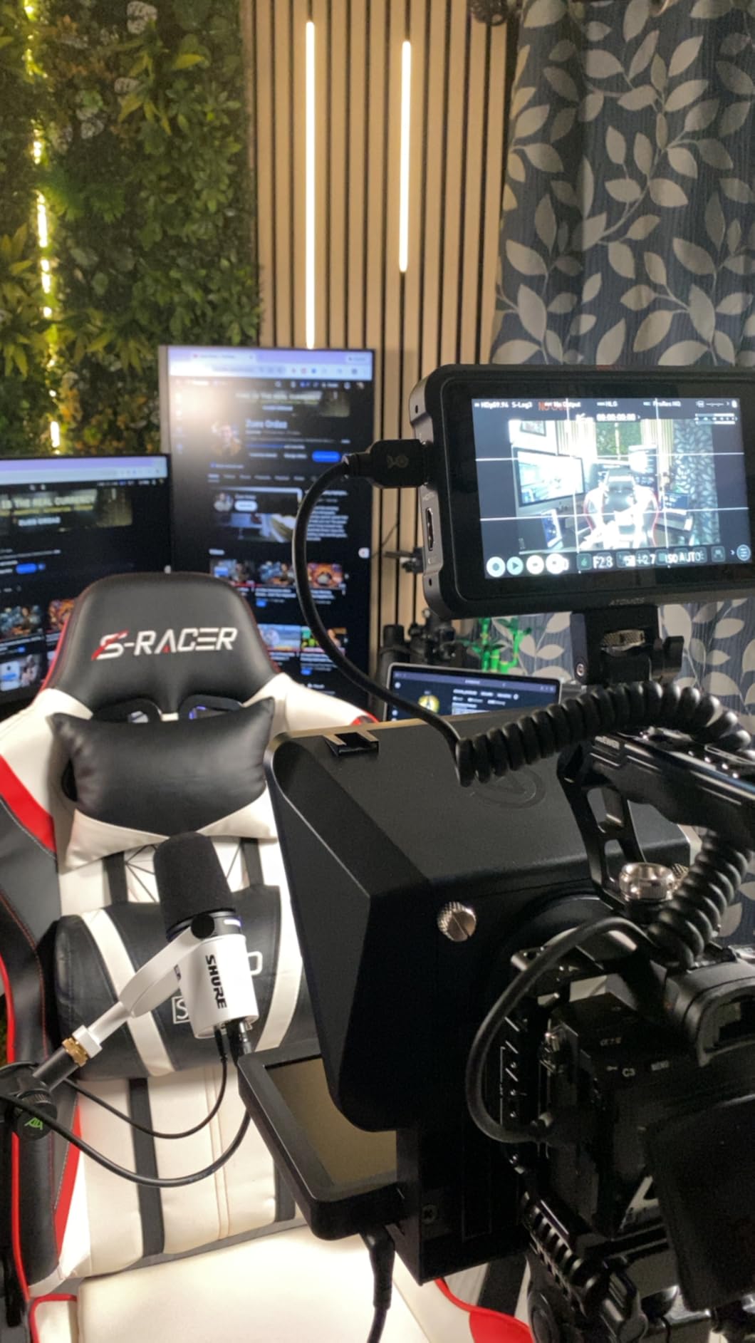 Elgato Prompter, Teleprompter with Built-in Screen, 1080p Full HD Effective Video Resolution customer photo 2