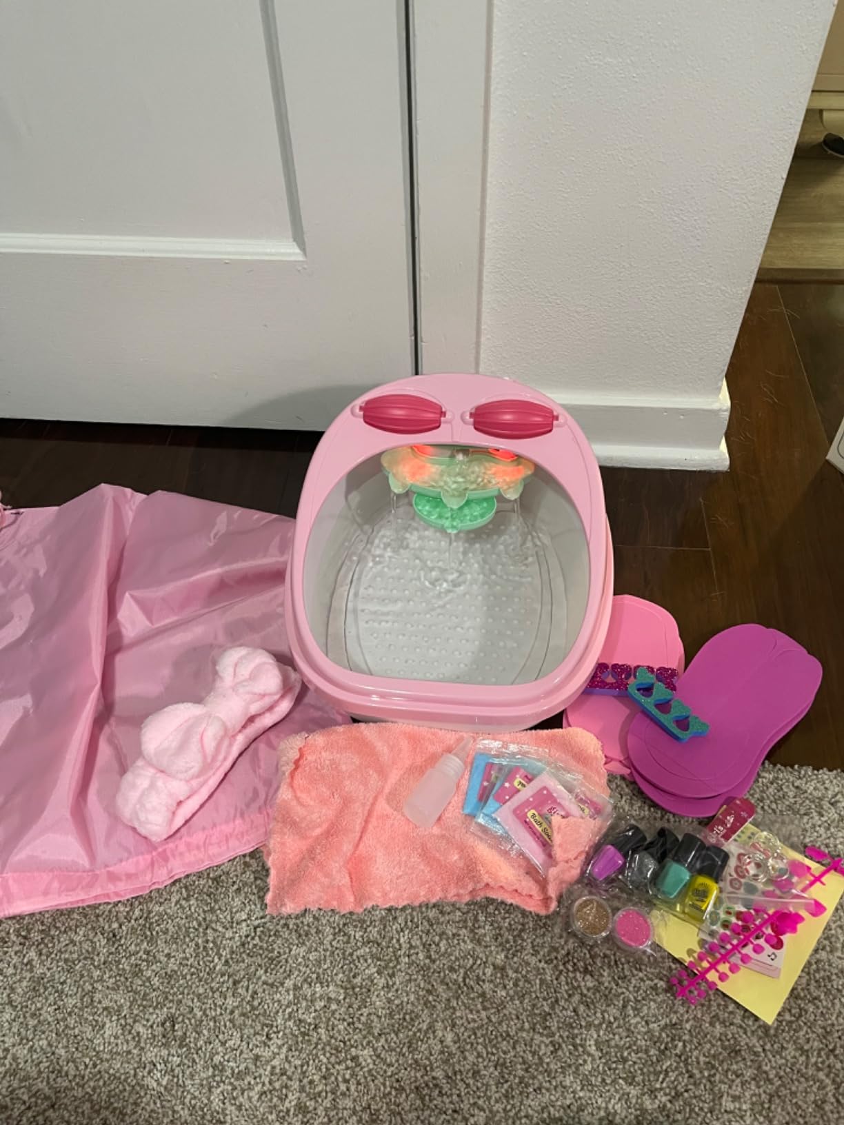 Kids Spa Day Kit for Girls, 42+ Piece Spa Toys with Waterfall Foot Spa, Nail Spa Kit, Pedicure and Manicure Accessories, Perfect Spa Kit for Girls Ages 6 7 8 9 10 11 12, Fun Birthday Gift customer photo 1