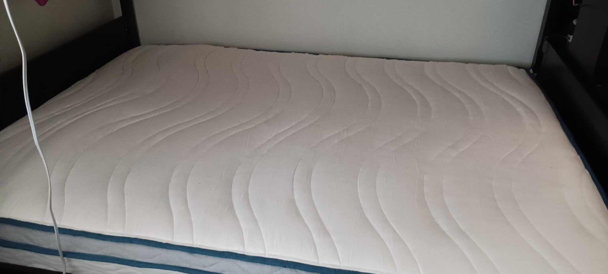 ZINUS 8 Inch Spring Sensation Hybrid Mattress [New Version], Medium Firm Feel, Fiberglass Free, Youth and Guest Bedroom, Mattress in A Box, Twin customer photo 1