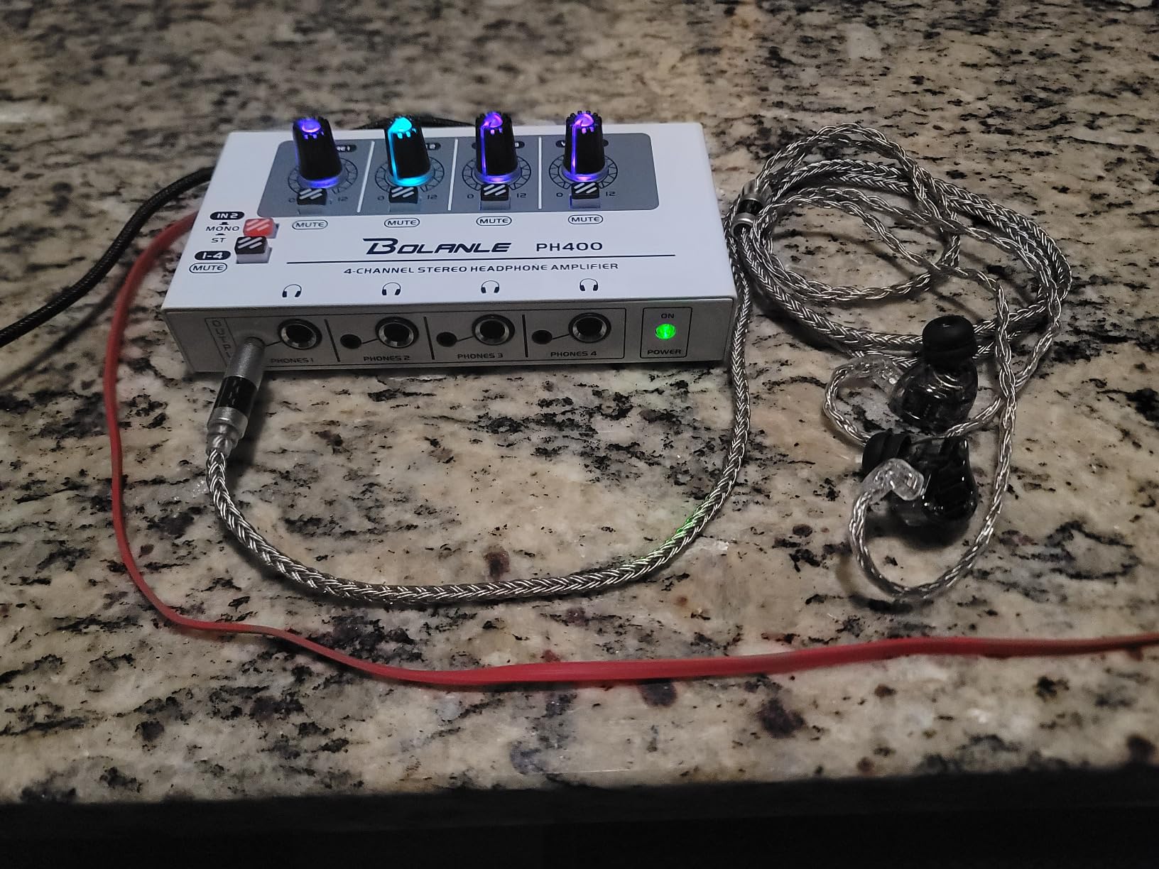Bolanle PH400 4-Channel Headphone Amplifier 8-Output 3.5mm 6.35mm 250Ω customer photo 1