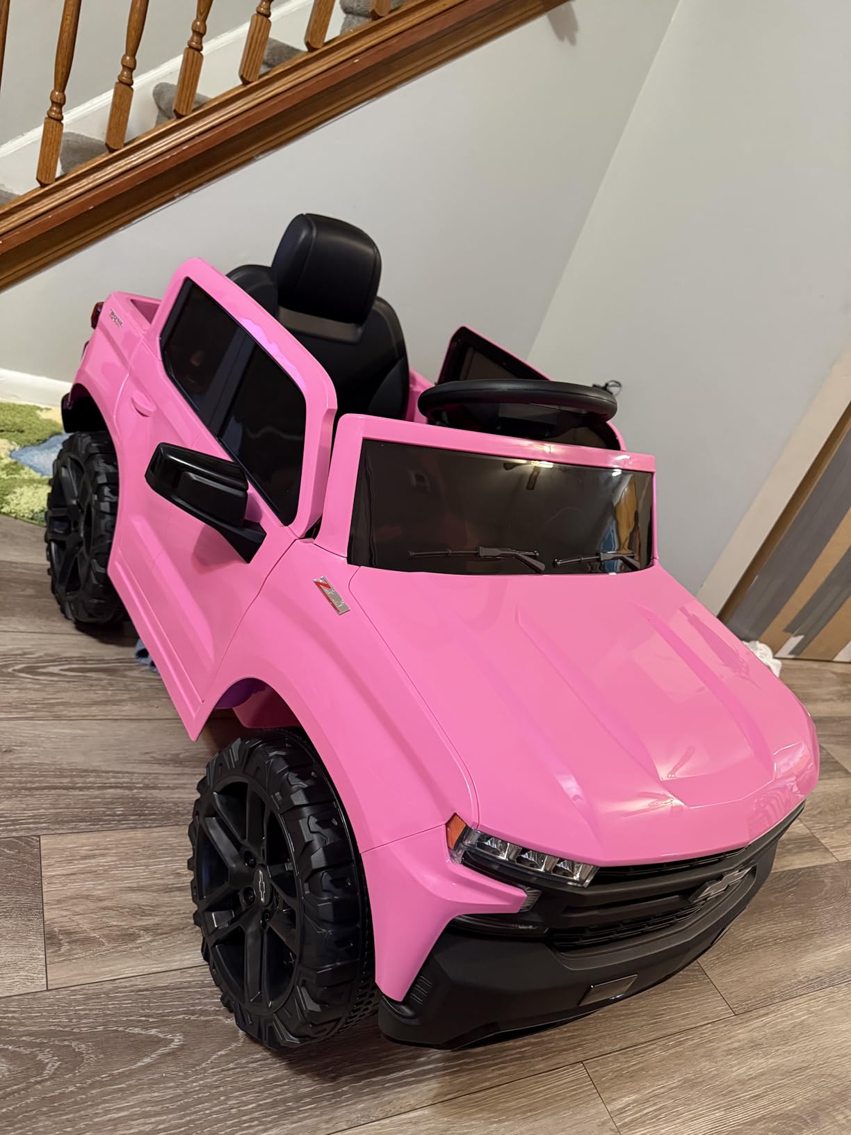 Best Choice Products 12V Licensed Chevrolet Silverado Ride On Truck, Electric Car Toy w/Parent Remote Control, Truck Bed Storage, Bluetooth Speaker, LED Lights, 2.5 MPH Max Speed - White customer photo 1