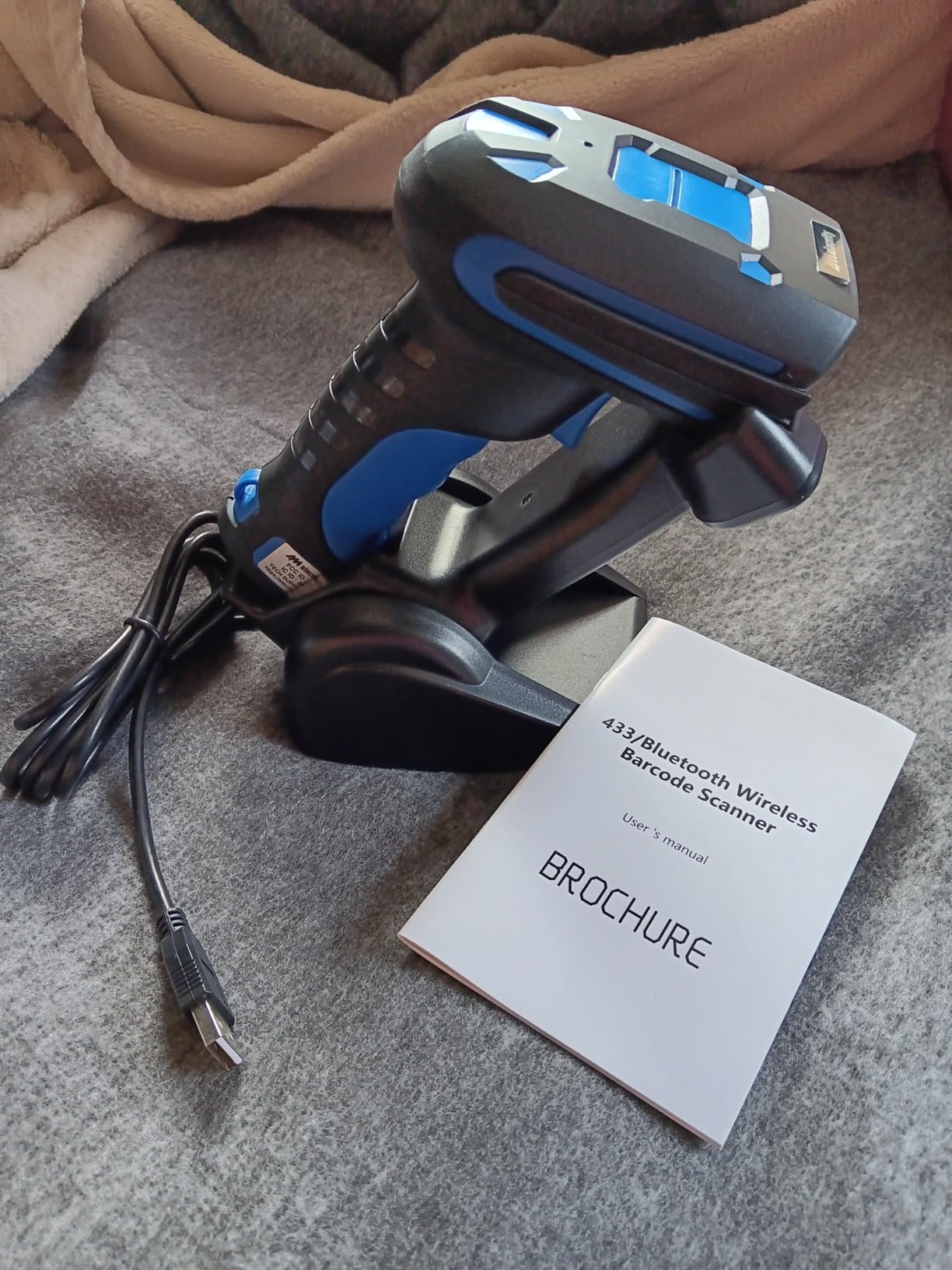 Alacrity Upgraded 2D Industrial Barcode Scanner with Wireless Charging Stand, 1968 Feet Transmission Distance 433Mhz Wireless & Bluetooth 2in1 Barcode Reader, Shock Dust Proof Hands Free, Green customer photo 2