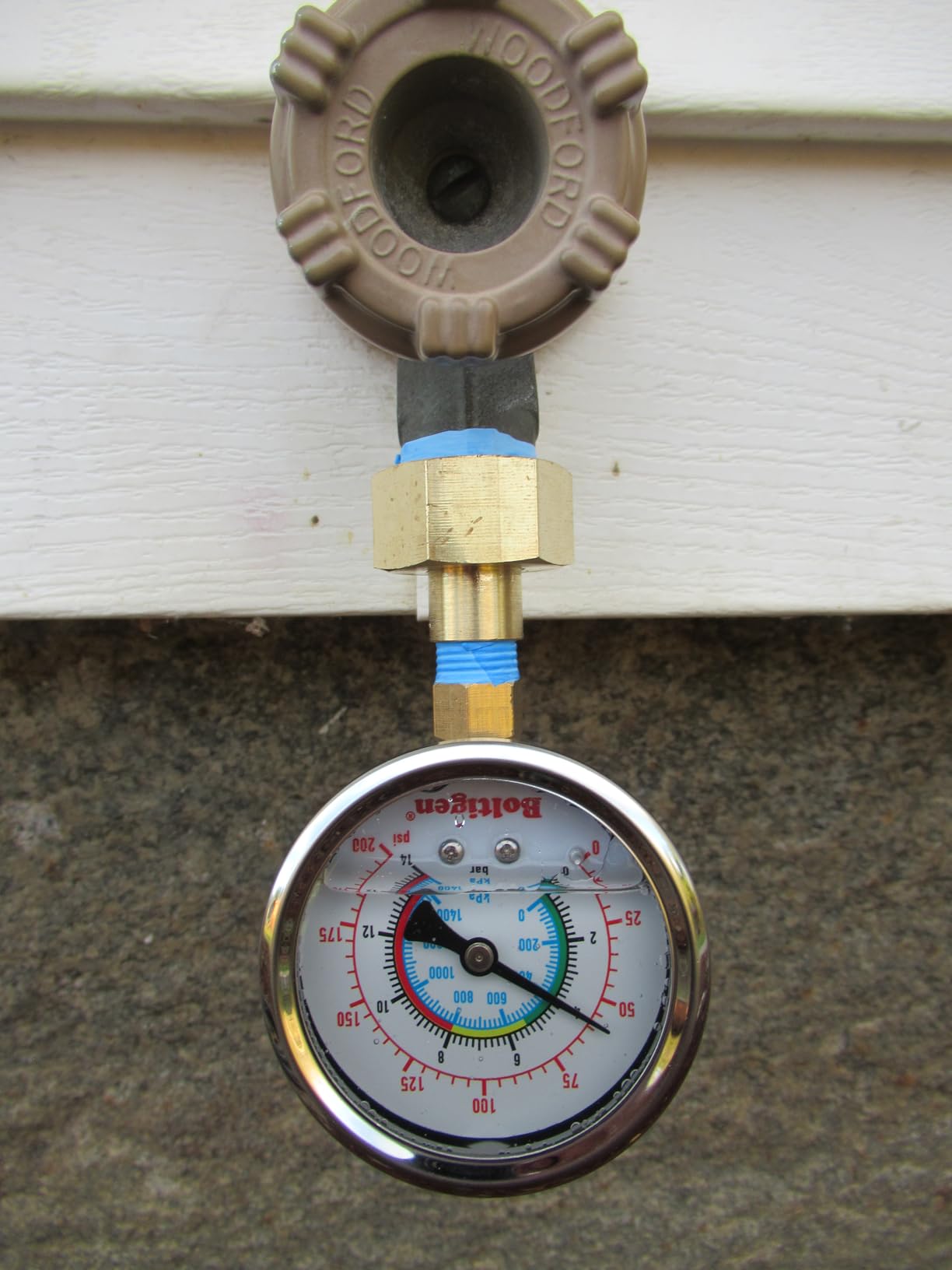 Water Pressure Gauge, 0-200 Psi Pressure Gauge Filled with Oil, 3/4
