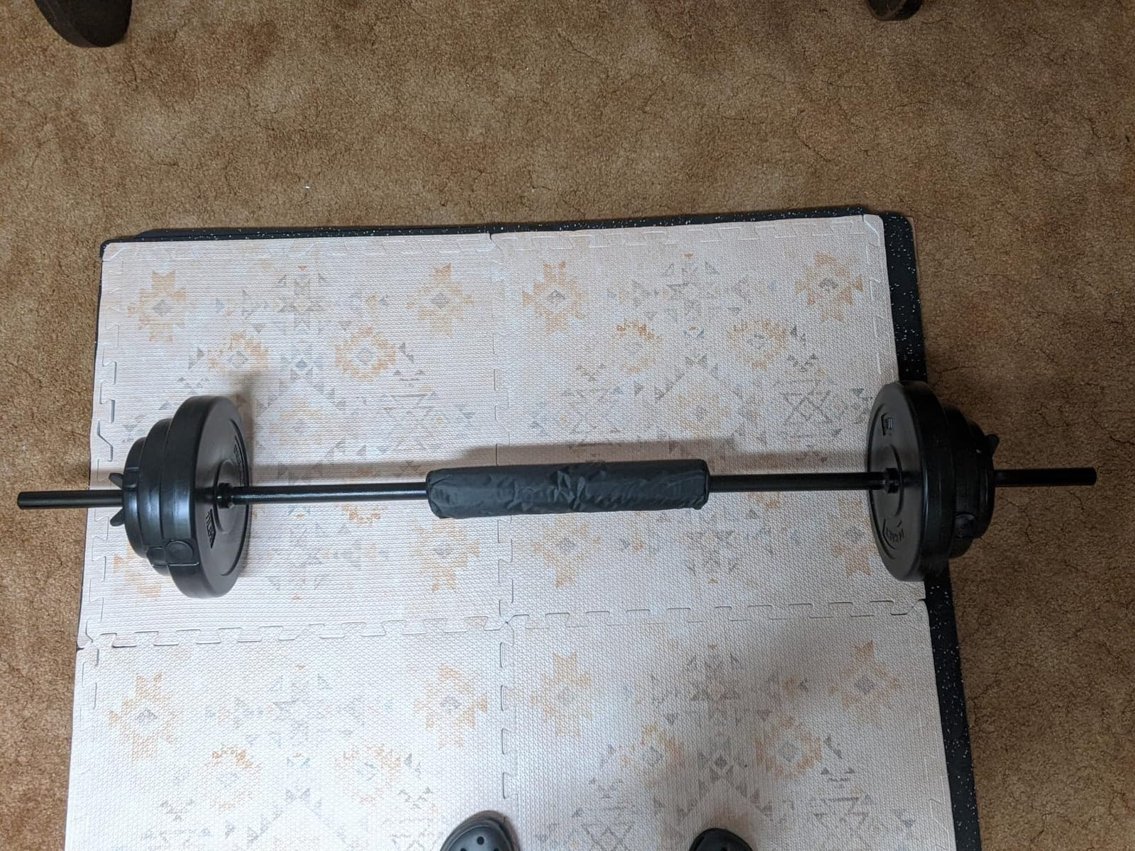 DERACY Barbell Weight Set, 43lbs Barbell Set Adjustable Olympic Weights, 6 Plates, 57.5 Inch Bar & Thick Foam Shoulder Pad customer photo 2