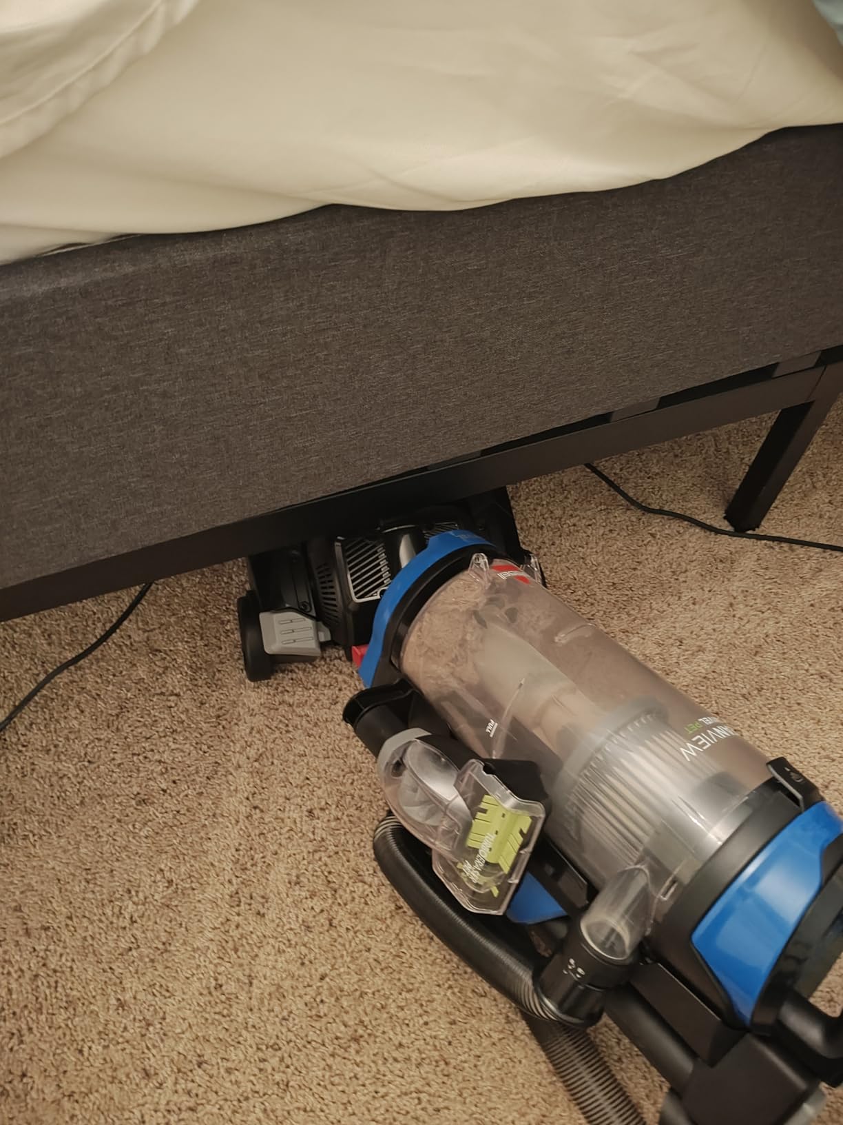 Bissell CleanView Swivel Vacuum, Triple Action Brush Roll, 3836 customer photo 2