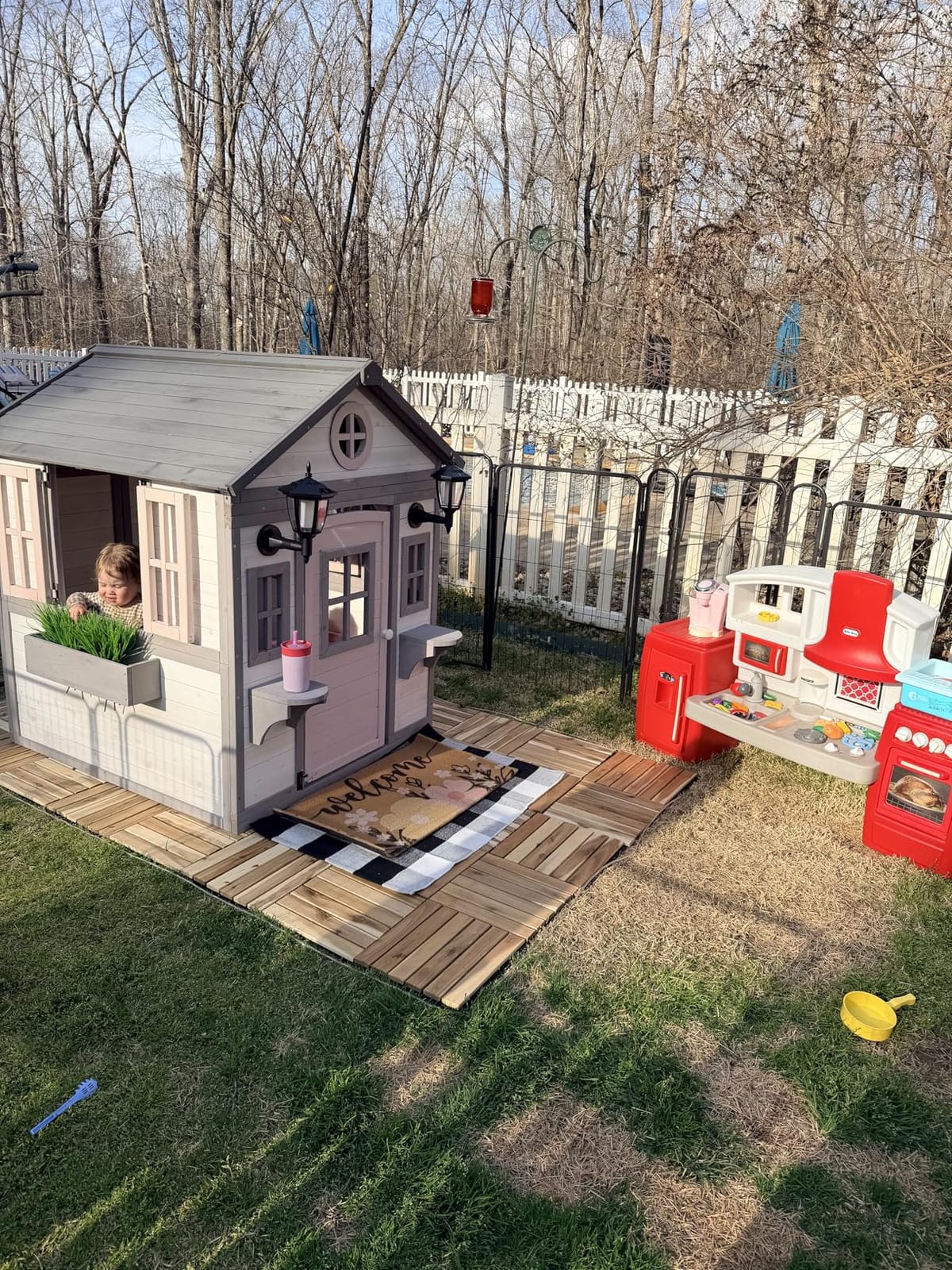Outsunny Outdoor Kids Playhouse with Dutch Door for Toddlers 3-8, Beige customer photo 1