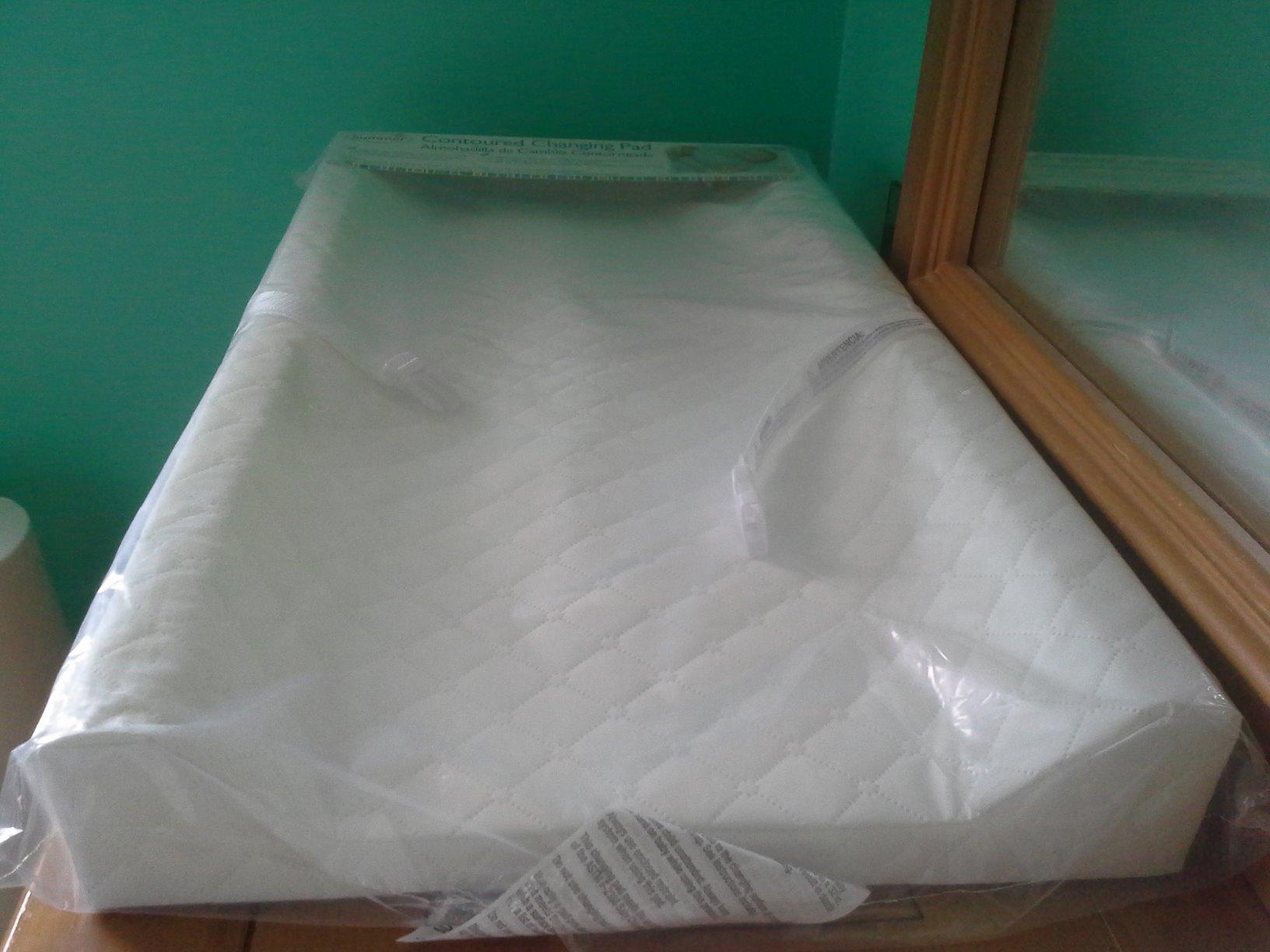 Ingenuity Contoured Changing Pad – Includes Waterproof Changing Liner and Safety Fastening Strap with Quick-Release Buckle customer photo 2