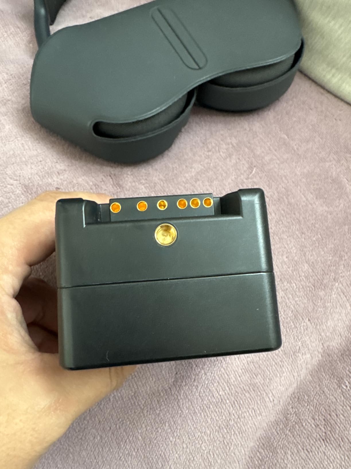 SMALLRIG V Mount Battery VB212, 212Wh/14400mAh PD140W Mini V-Mount Battery | 2H Full Charge, 2 USB-C, 2 D-Tap, BP, USB-A, DC Port, App Control with Power-Off Function for Cameras, Lights, Monitors customer photo 1