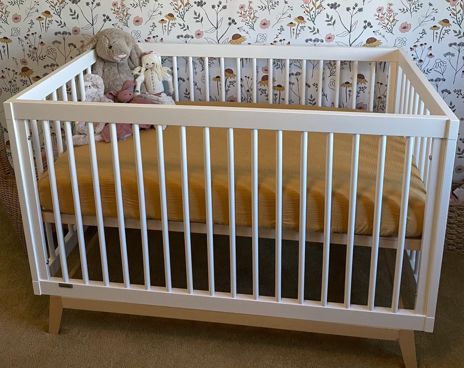 dadada Baby Soho 3-in-1 Convertible Wood Crib Bed, Made in Italy, Walnut | Crib to Toddler Bed, GREENGUARD Gold Certified, Baby-Safe Finish, Sustainable Beechwood, Modern Design, 3 Adjustable Heights customer photo 1