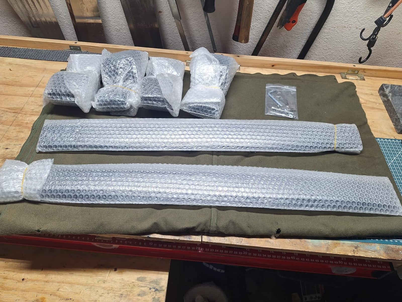 Tuyoung 300lbs Roof Rack Cross Bars for Subaru Forester 2014-2026 customer photo 2