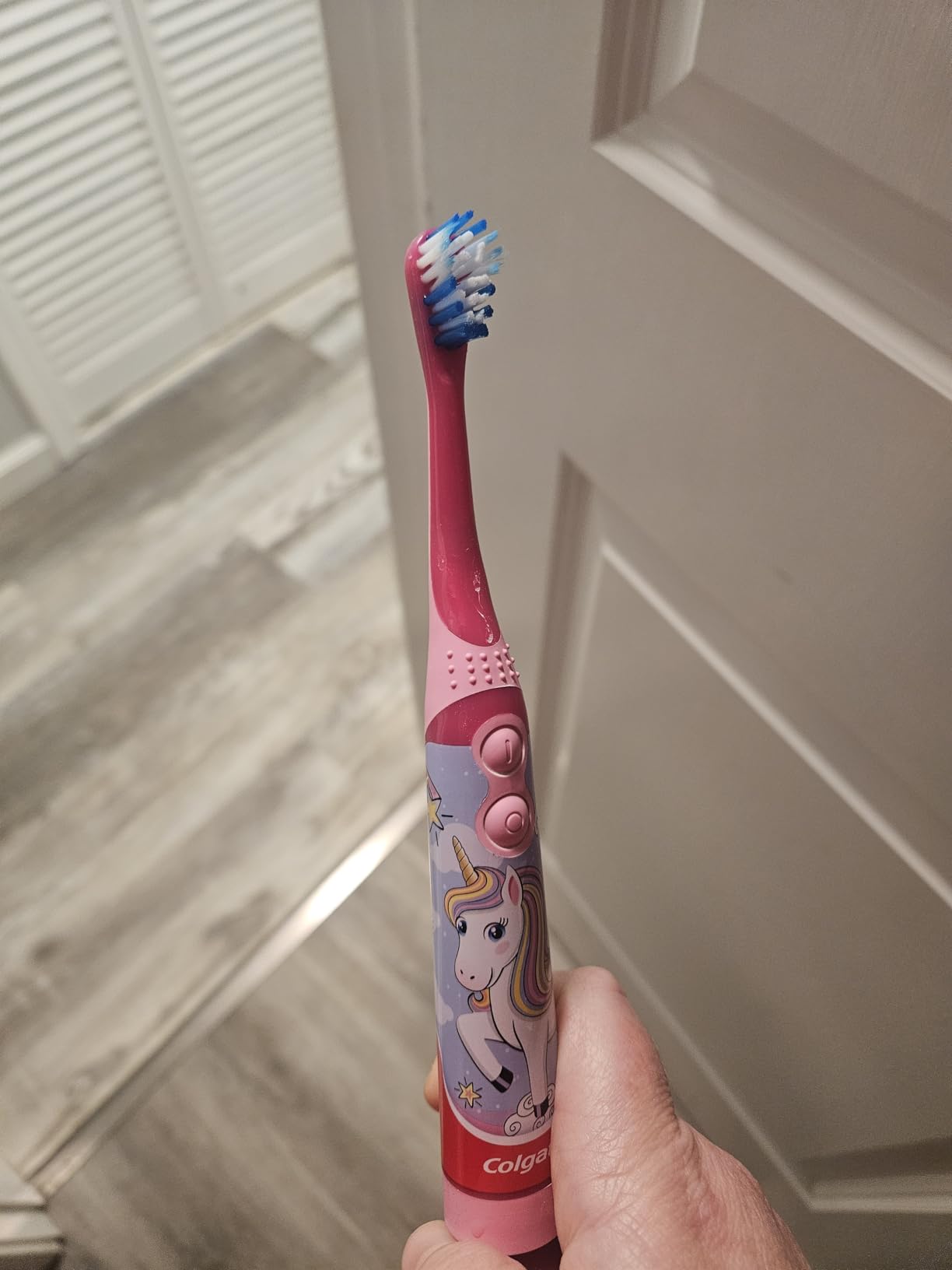 Colgate Kids Battery Powered Toothbrush | Extra Soft Bristles | Flat-Laying Handle | Bluey | 2 Pack customer photo 1