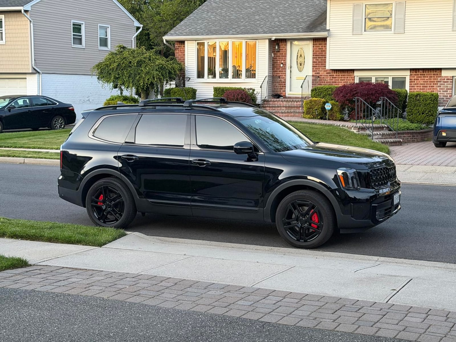 Tuyoung 300lbs Lockable Roof Rack Cross Bars for Ford Explorer 2020-2026 customer photo 1