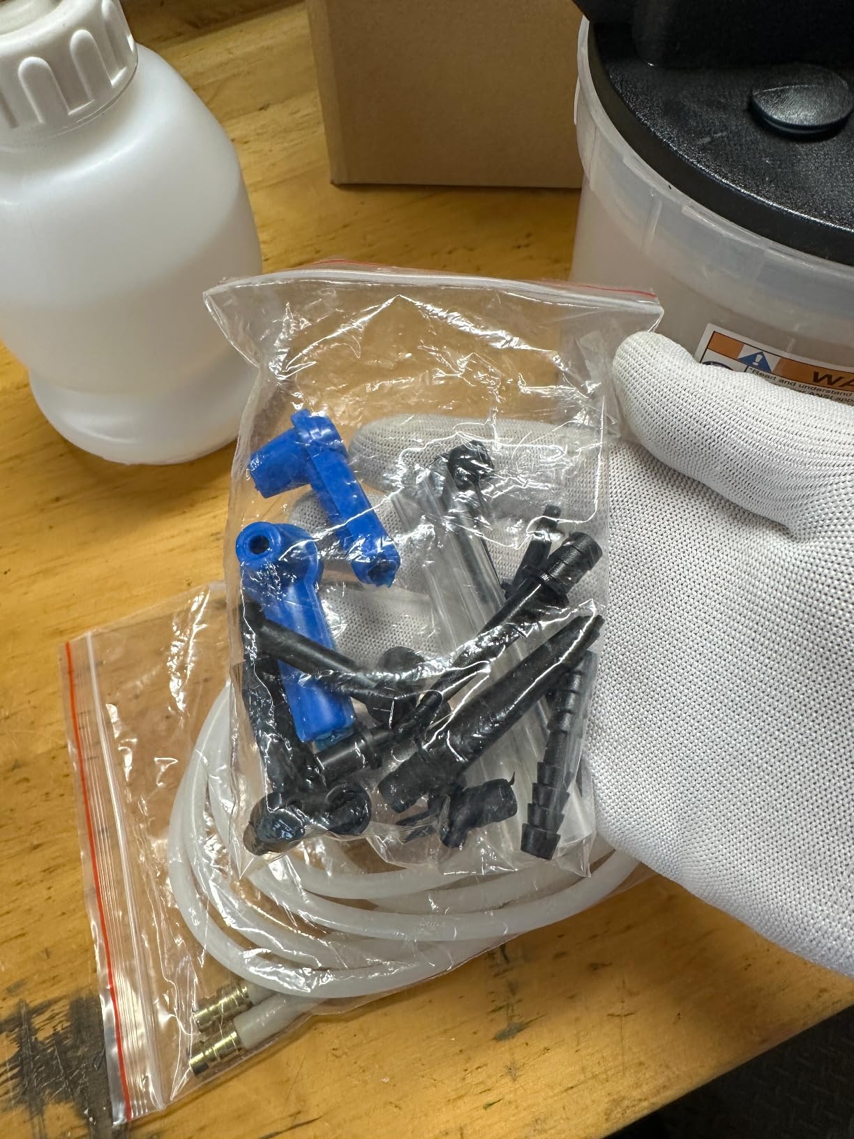 3L Brake Bleeder Kit, One Person Vacuum Brake Fluid Bleeder Kit customer photo 1