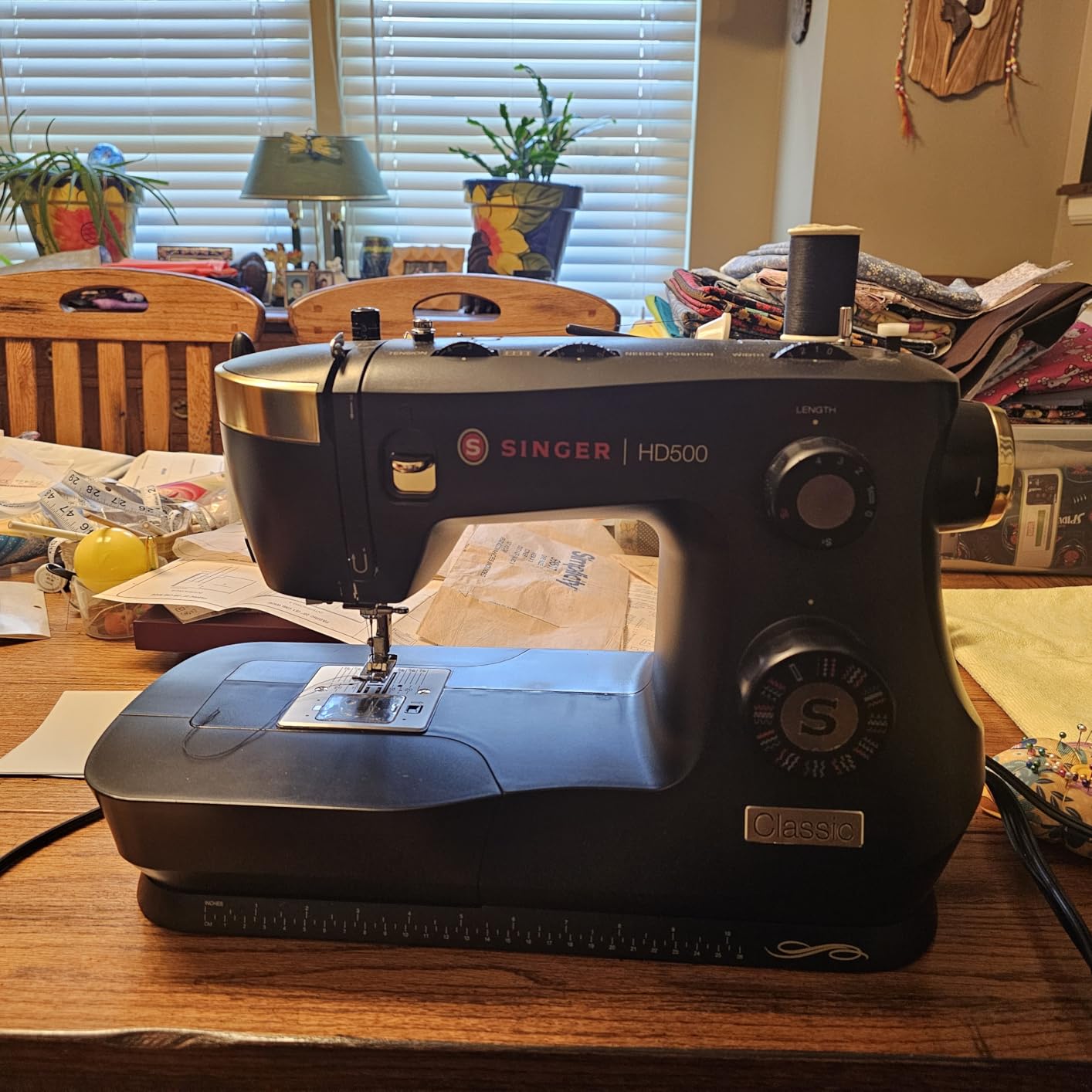 SINGER Heavy Duty 500 Classic High Speed Sewing Machine + Accessory Kit, 3 Built-In Stitches, 50% More Power, Metal Frame, 1-Step Buttonhole, LED Light customer photo 2