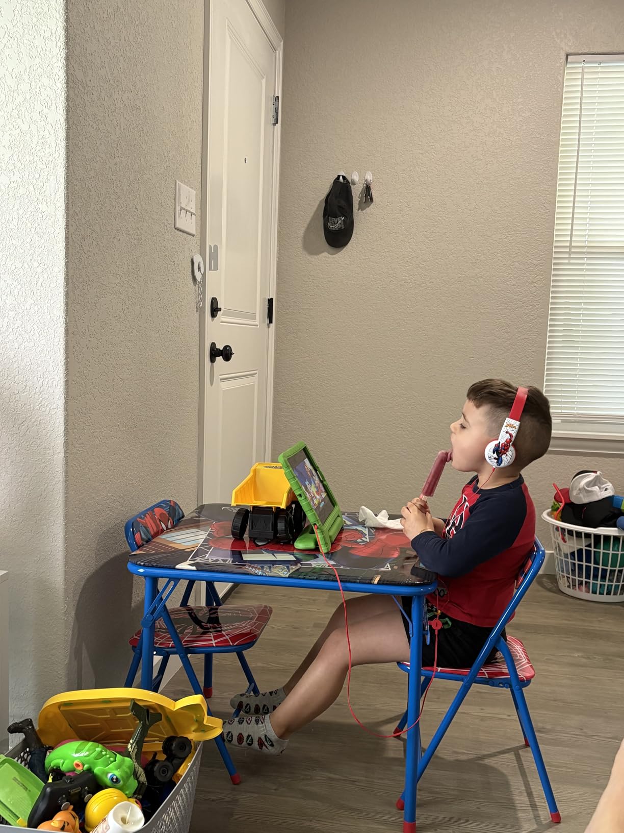 Marvel Spidey and His Amazing Friends Kids Activity Table and Chair Set,3 Piece Set with Square Table & 2 Folding Chairs, Furniture for Ages 3+, Indoor Play & Learning customer photo 2