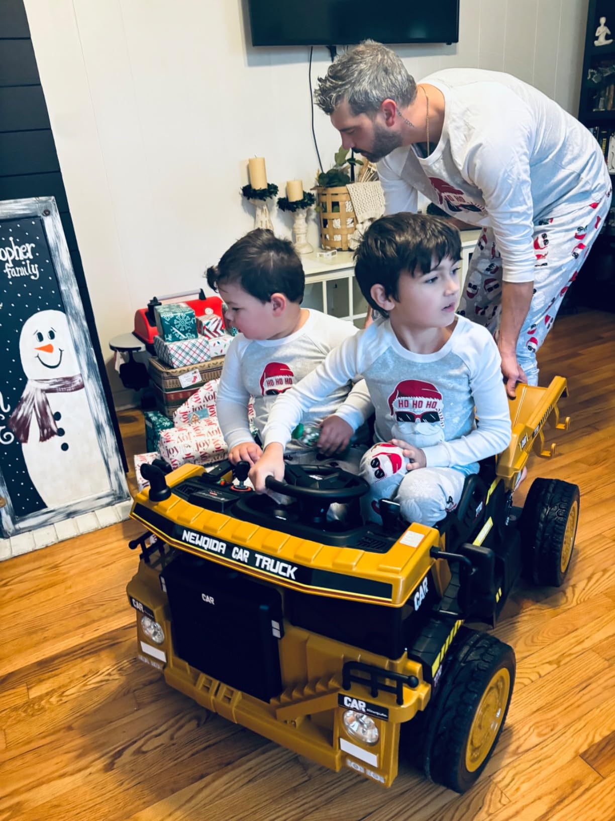 NEWQIDA 24V Ride on Dump Truck 2 Seater Ride on Toys for Kids 3-6, Yellow customer photo 1