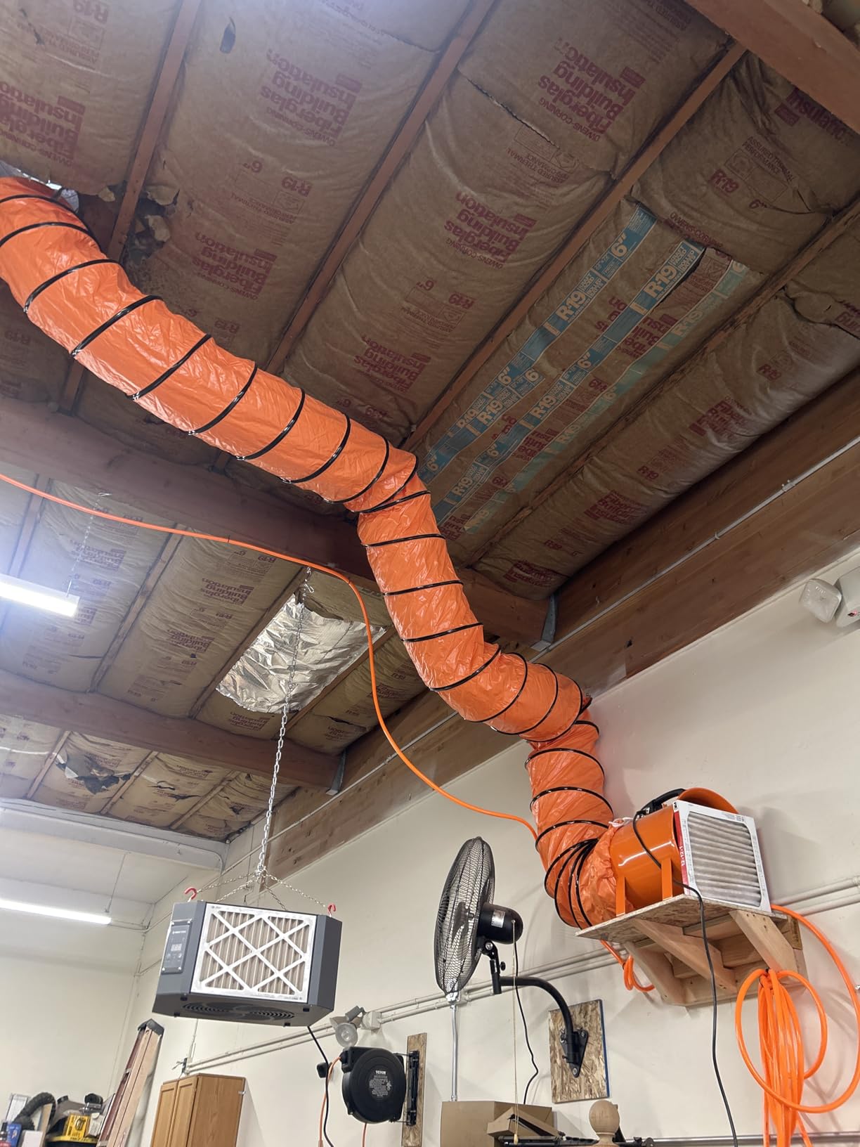 VEVOR Air Mover Blower Fan 12 Inch, 3198CFM 585W with 16.4ft Flexible Duct, Industrial Portable Ventilator Blower/Exhaust, Orange customer photo 1