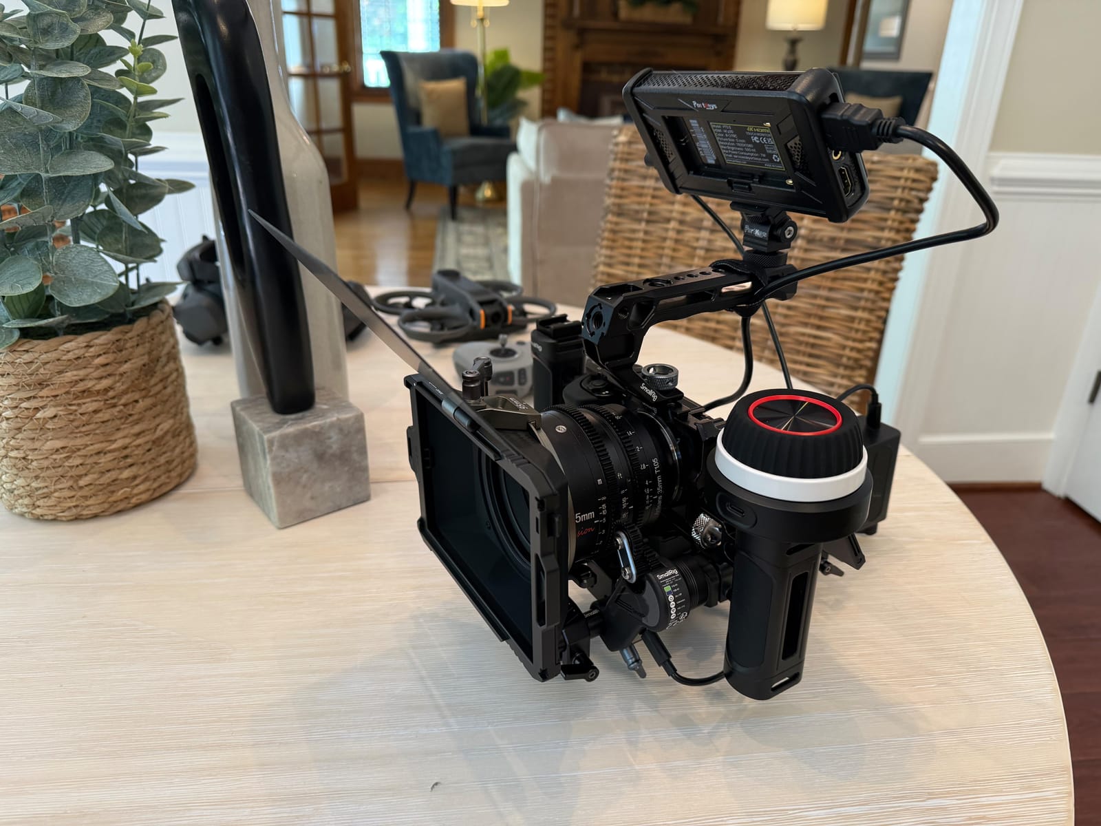 SmallRig Wireless Follow Focus Kit (Lite) with Handwheel Controller & Receiver Motor, A/B Stops & 15mm Rod Clamp, Compact Design, Widely Compatible with Cinema and Zoom Lenses with High Damping - 4296 customer photo 1