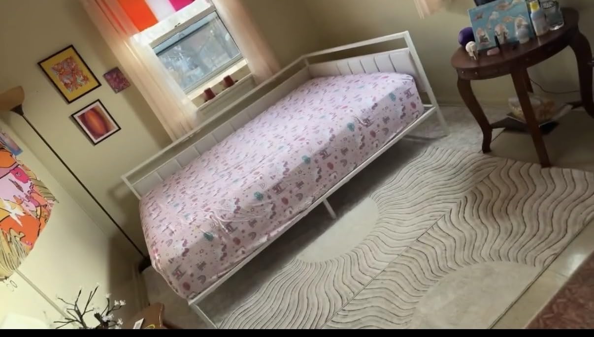 Hasuit Corner Bed Frame with Storage Drawers, Twin Daybed with Line Fabric Upholstered Fence, Kids Bed Unit with LED Light and Charging Station, Modern Bed Frame customer photo 2