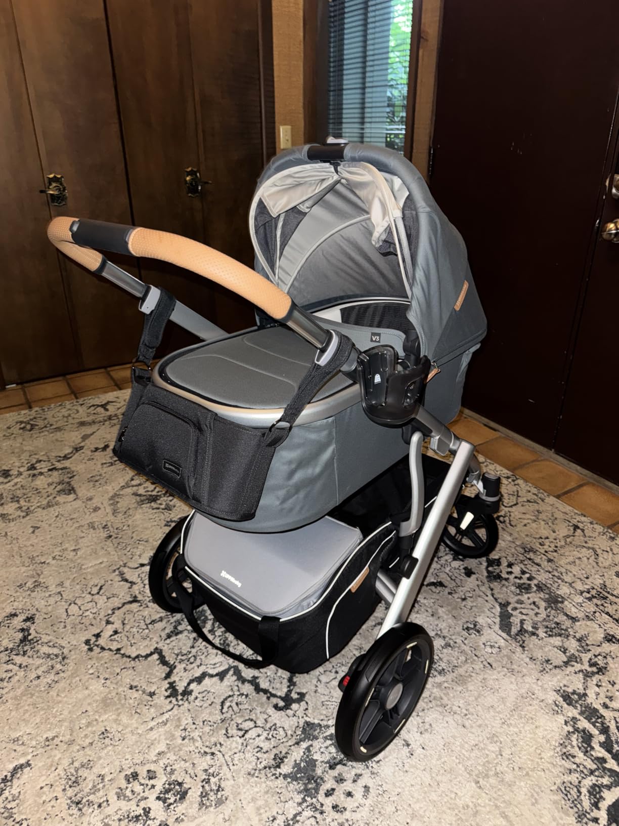 UPPAbaby Bassinet V3 - Fits with Vista, Cruz, Ridge Strollers - Greyson customer photo 2