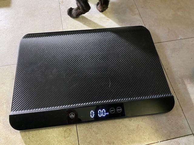 YAUYIK Digital Pet Scale, Baby Scale with Non-Slip Mat, Up to 88lb, Black | 5 Units, LED Display, Hold Function, Weigh Scale for Newborn Puppy Kitten, Whelping Breeder Supplies (Batteries Included) customer photo 2