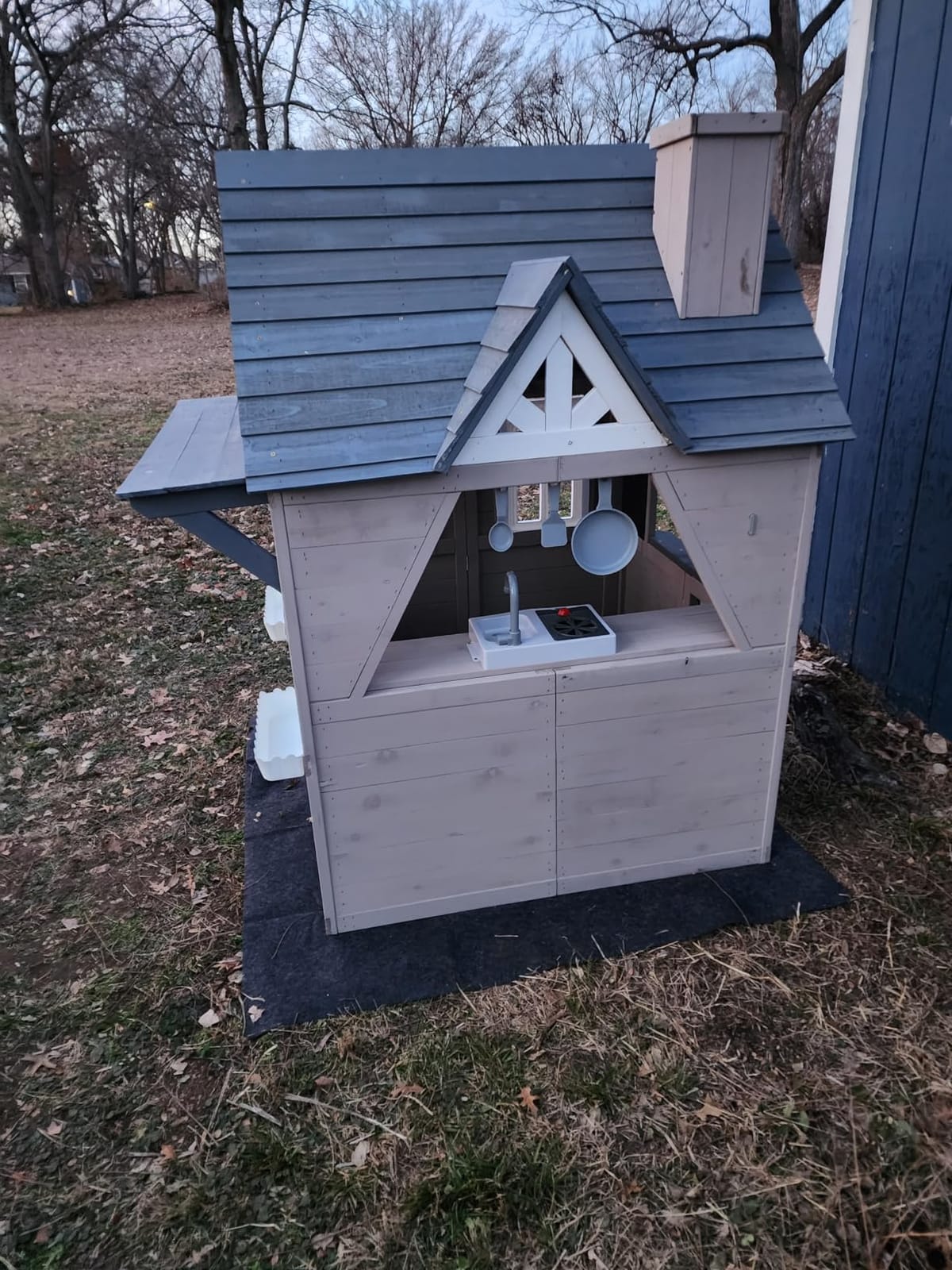 Kids Outdoor Playhouse,Cedar Gray Wooden Play House for Kids Ages 3-8, with Play Kitchen, Interactive Doorbell, Toy Phone, Sink, Flowerpot customer photo 2