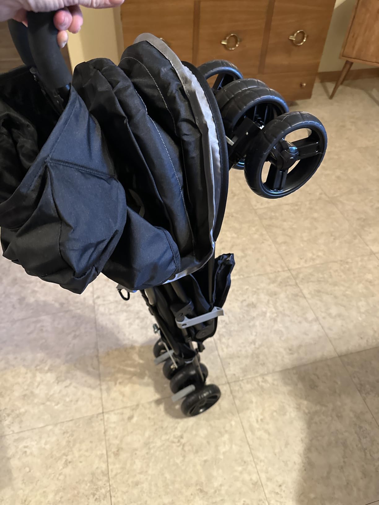 Ingenuity 3D Mini Convenience Stroller – Lightweight Stroller with Compact Fold, Multi-Position Recline, Canopy with Pop Out Sun Visor – Umbrella Stroller for Travel and More, Cashew Tan customer photo 1