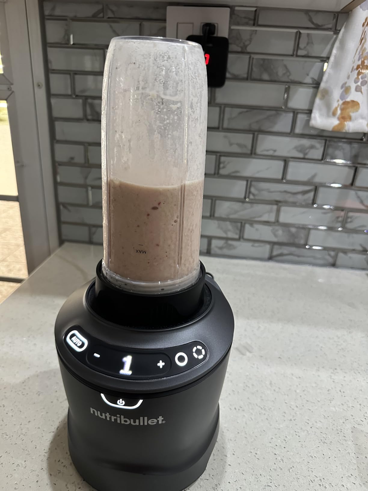 nutribullet SmartSense Blender Combo, 1400W, 64oz Pitcher, 32oz & 24oz Cups, 5-Speed, Smoothies, Ice and Frozen Fruit, Nut Milk, Soup, Matte White, NBF50700AW customer photo 2