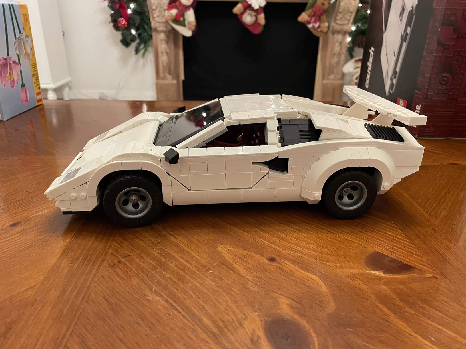 LEGO Icons Lamborghini Countach 5000 Quattrovalvole Model Car Kit - Collectible Building Set for Adults, Ages 18+ - Detailed Lamborghini Car Kit with Scissor Doors, V12 Engine, and More - 10337 customer photo 2