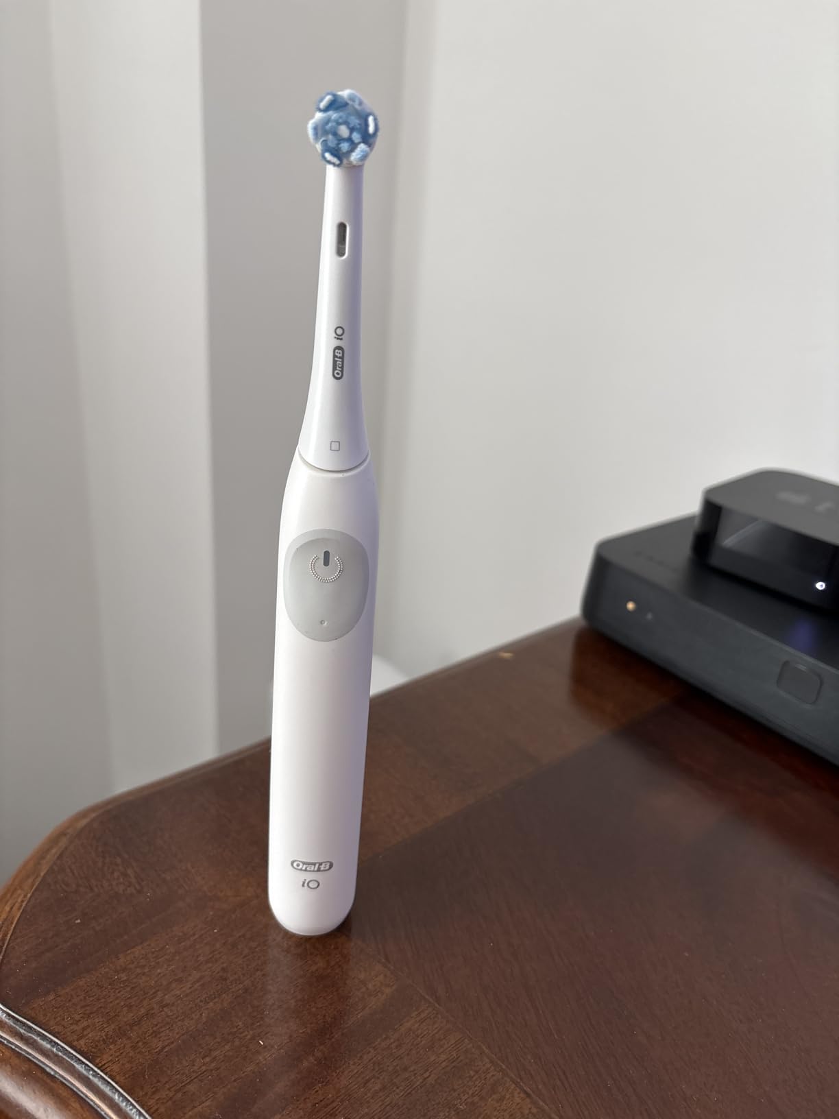 Oral-B iO Series 2 Limited Simple Clean Rechargeable Electric Toothbrush for Adults, Night Black, 3 Modes, Automatic Pressure Sensor for Gum Care, Travel Case customer photo 1