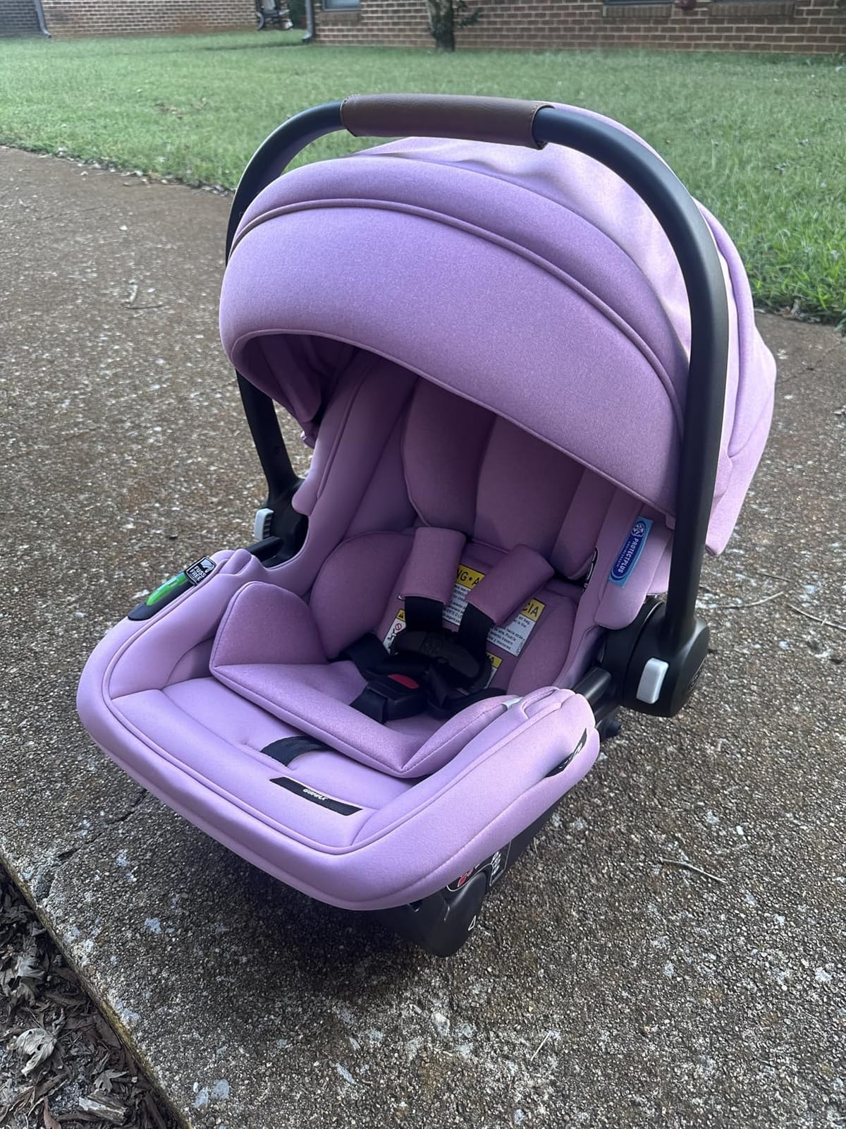 Graco® Gomax Infant Car Seat, Ace, Lightweight, Reclining Rear Facing Car Seat Installs with or Without a Base customer photo 1