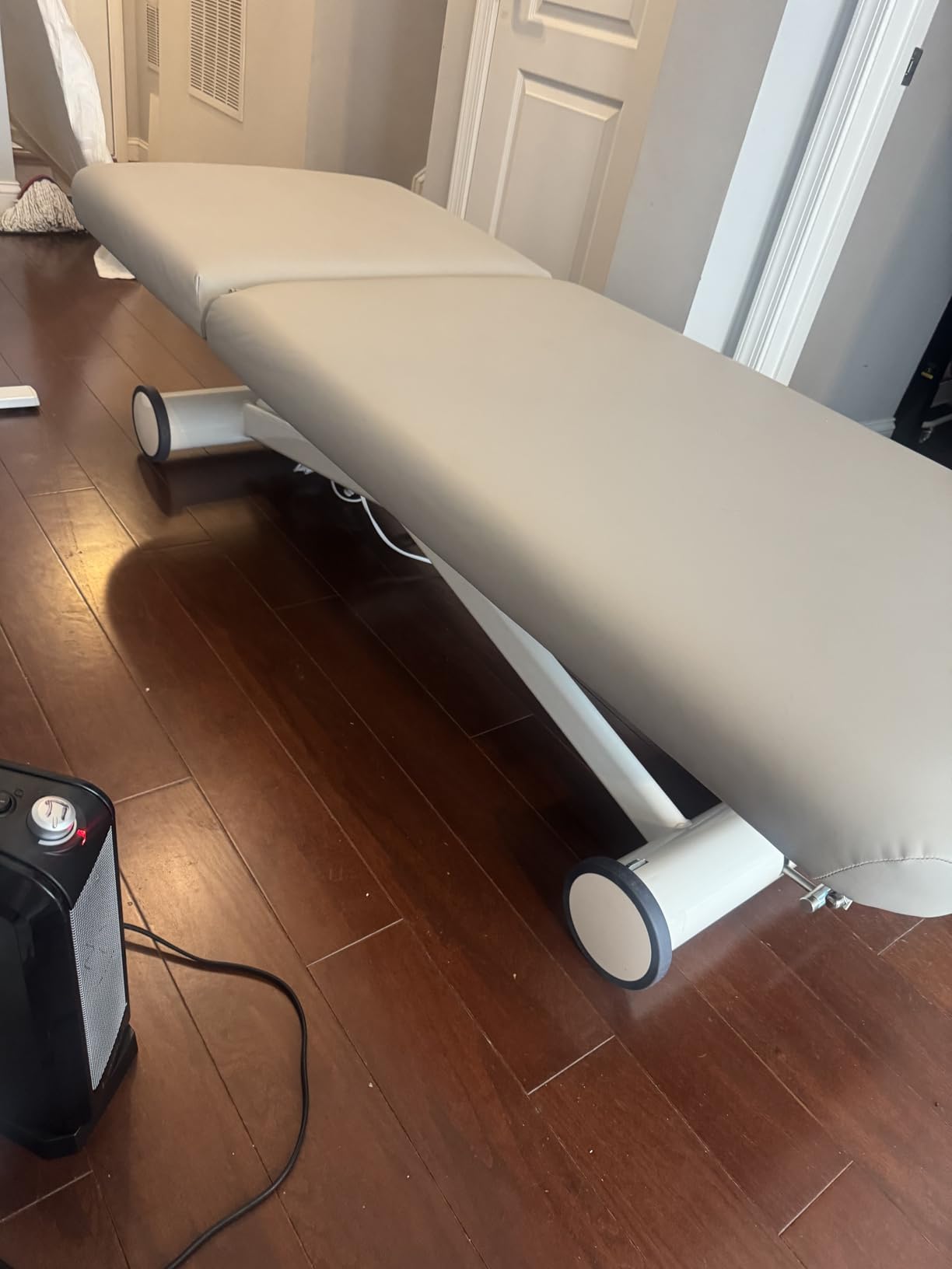 Dual Motor Electric Massage Table with Locking Casters - Professional Height & Backrest Adjustable Treatment Table, Ultra-Stable Frame, 2-Layer Medical Foam, Easy Mobility for Clinic & Spa customer photo 2