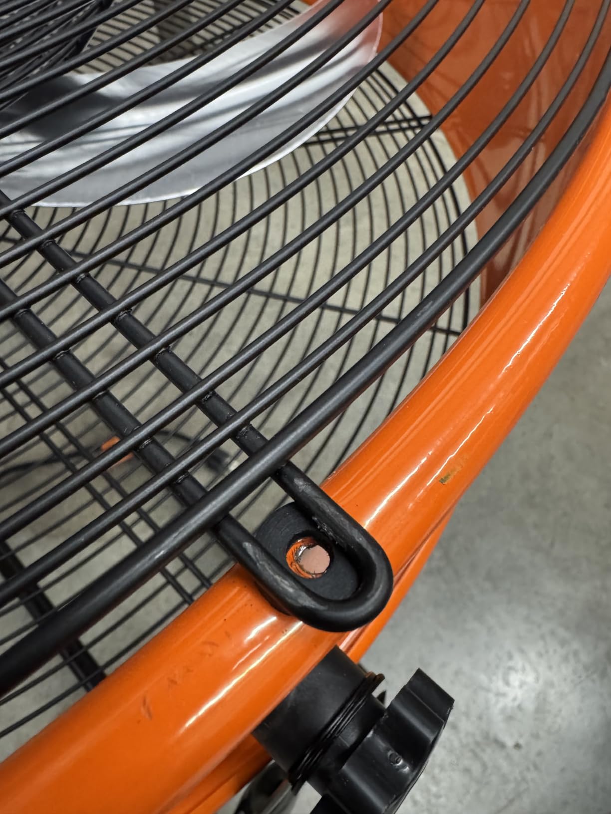 VEVOR Drum Fan, 30 Inch 13000 CFM High Velocity Heavy Duty Floor Shop Fan, 3-Speed, 5ft Cord, 360°Adjustable Tilting, Commercial Industrial Use for Warehouse, Workshop, Factory, Basement customer photo 2