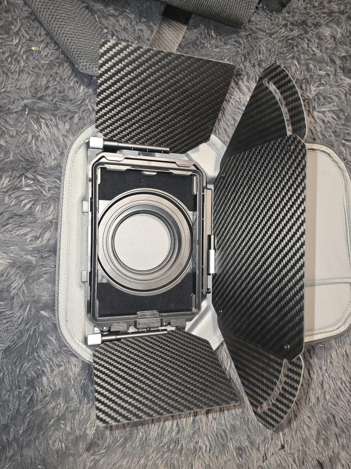 K&F CONCEPT Matte Box with Top Flag Side Wings & Portable Case & Rings | Matte Box with Carbon Fiber Top Flag Side Wings & Square Filters Trays & Portable Case, for 67/72/77/82/95mm Lenses-FM704 customer photo 1