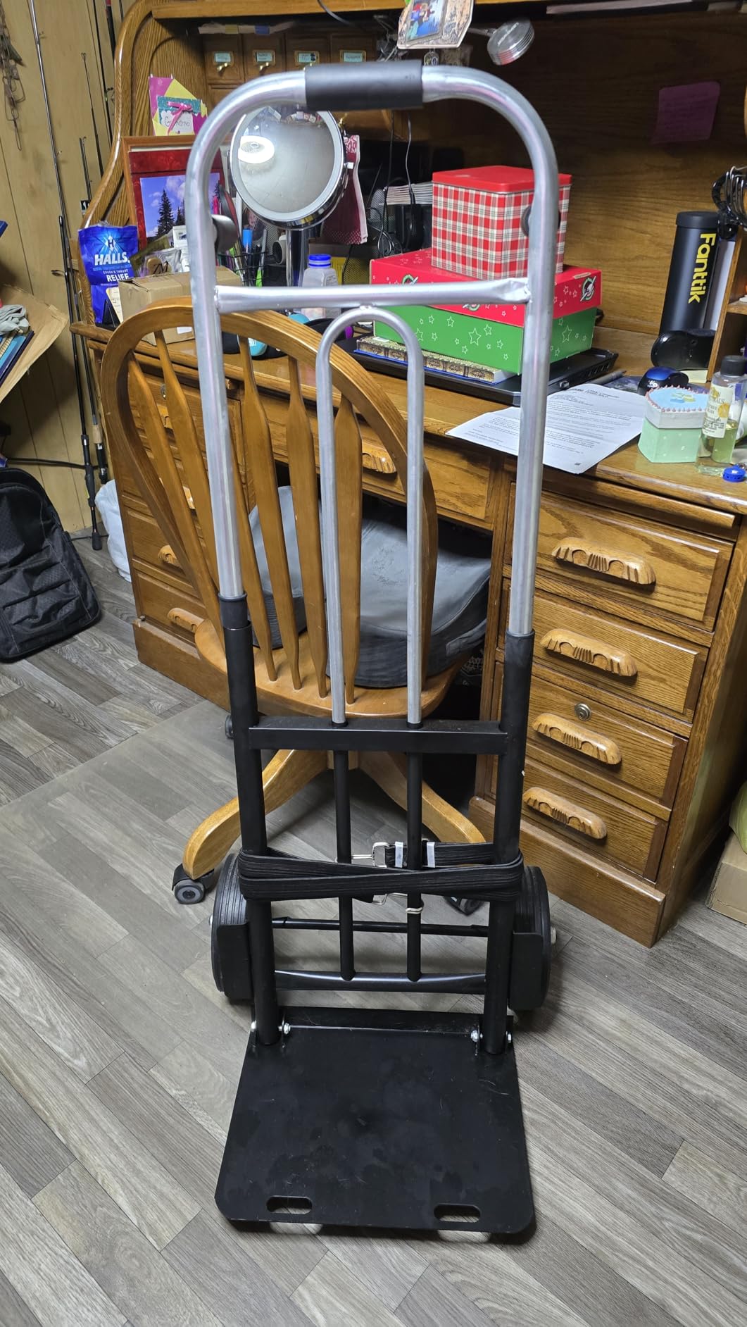 Folding Hand Truck Dolly - 600 LB Capacity, Heavy-Duty Wheels and Compact Design for Moving Heavy Loads in Warehouses, Offices, Homes, and Shopping customer photo 1