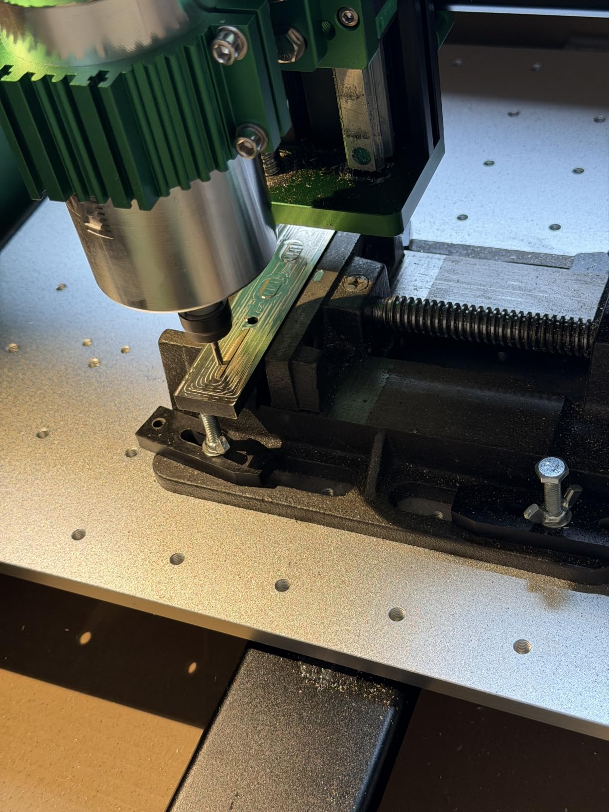 CNC Router Machine 4030-Evo Ultra 2, All-Metal XYZ Axis Dual Steel Linear Guides & Ball Screws with 800W Trim Router for Metal Aluminum Brass Wood Acrylic PCB customer photo 1