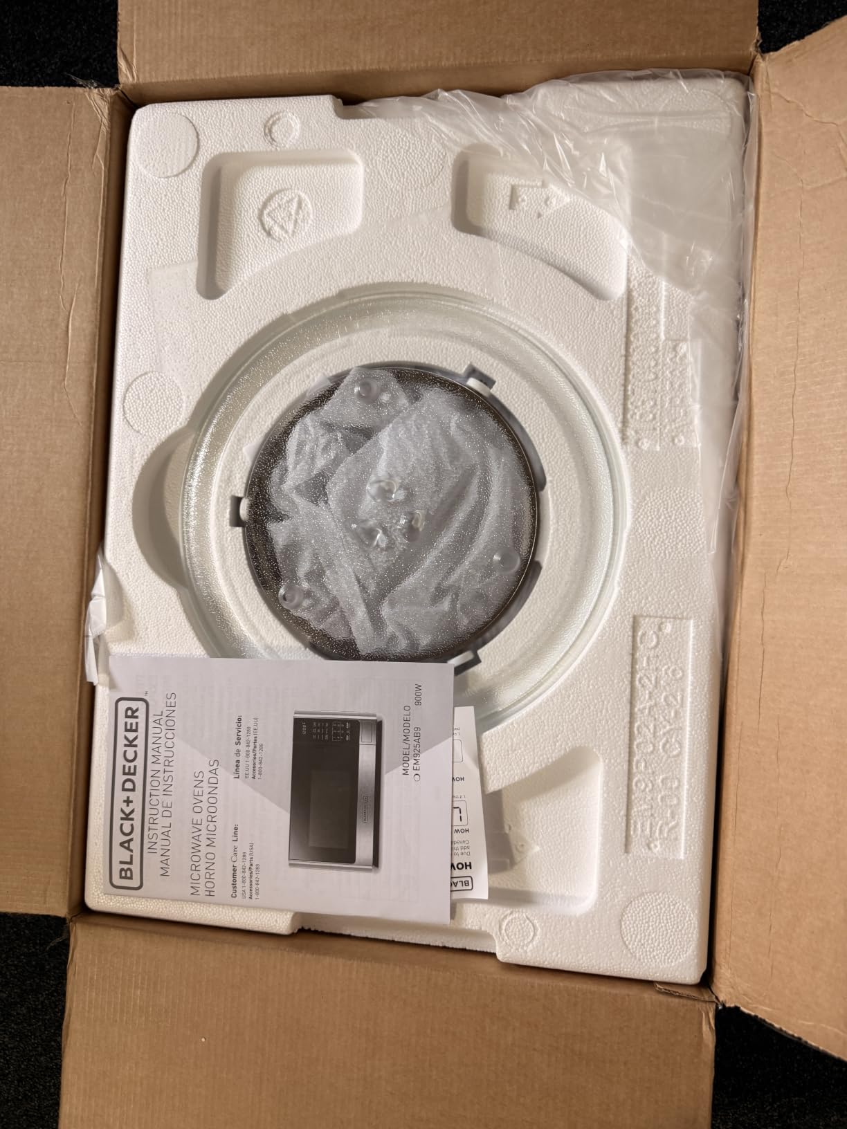 BLACK+DECKER Over the Range Microwave Oven, 1.7 Cu.Ft, 1000W customer photo 2
