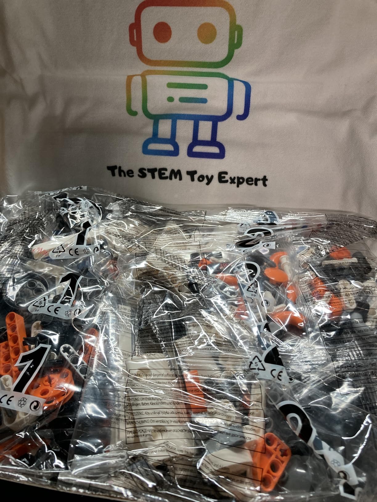 STEM Robotics Kit for Kids Ages 6+, 5-in-1 Remote/APP Control Coding Robot, Educational Engineering Building Toys with Programming, Science Projects Great Gift for Boys & Teens customer photo 2