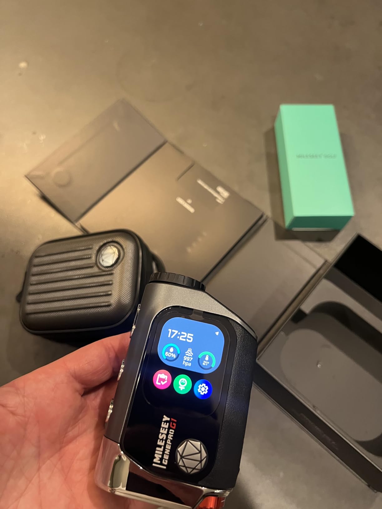 MILESEEY G1 Touchscreen & GPS Rangefinder with 43000+ Built-in Golf Courses customer photo 1