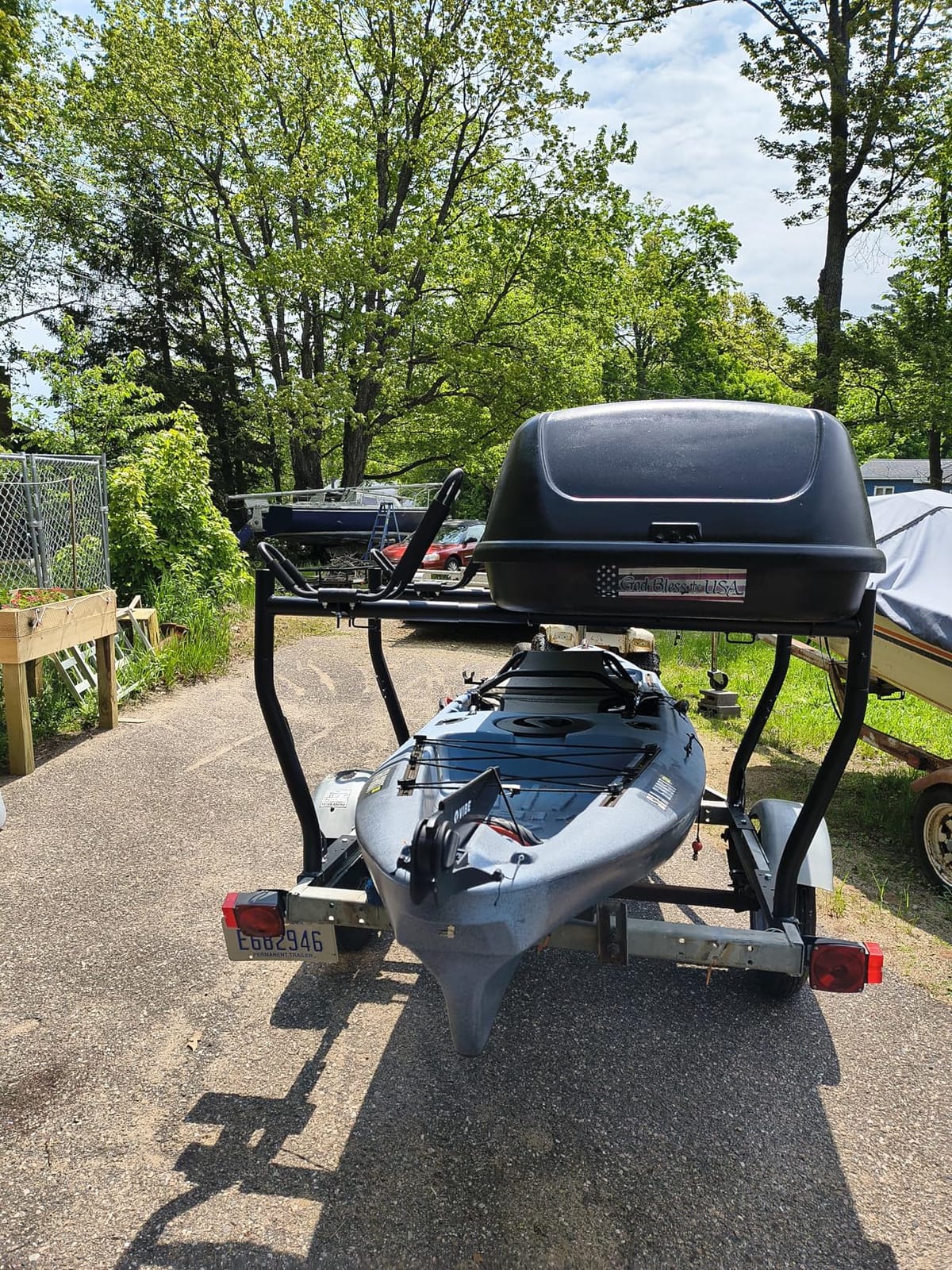 VEVOR Truck Ladder Rack, 49-73 in Width, Extendable Universal Cargo Rack, Heavy Duty Steel with 800 lbs Static Load Capacity, Ideal for Canoes, Surfboards, Ladders, Lumber, Tents, and Large Cargo customer photo 2