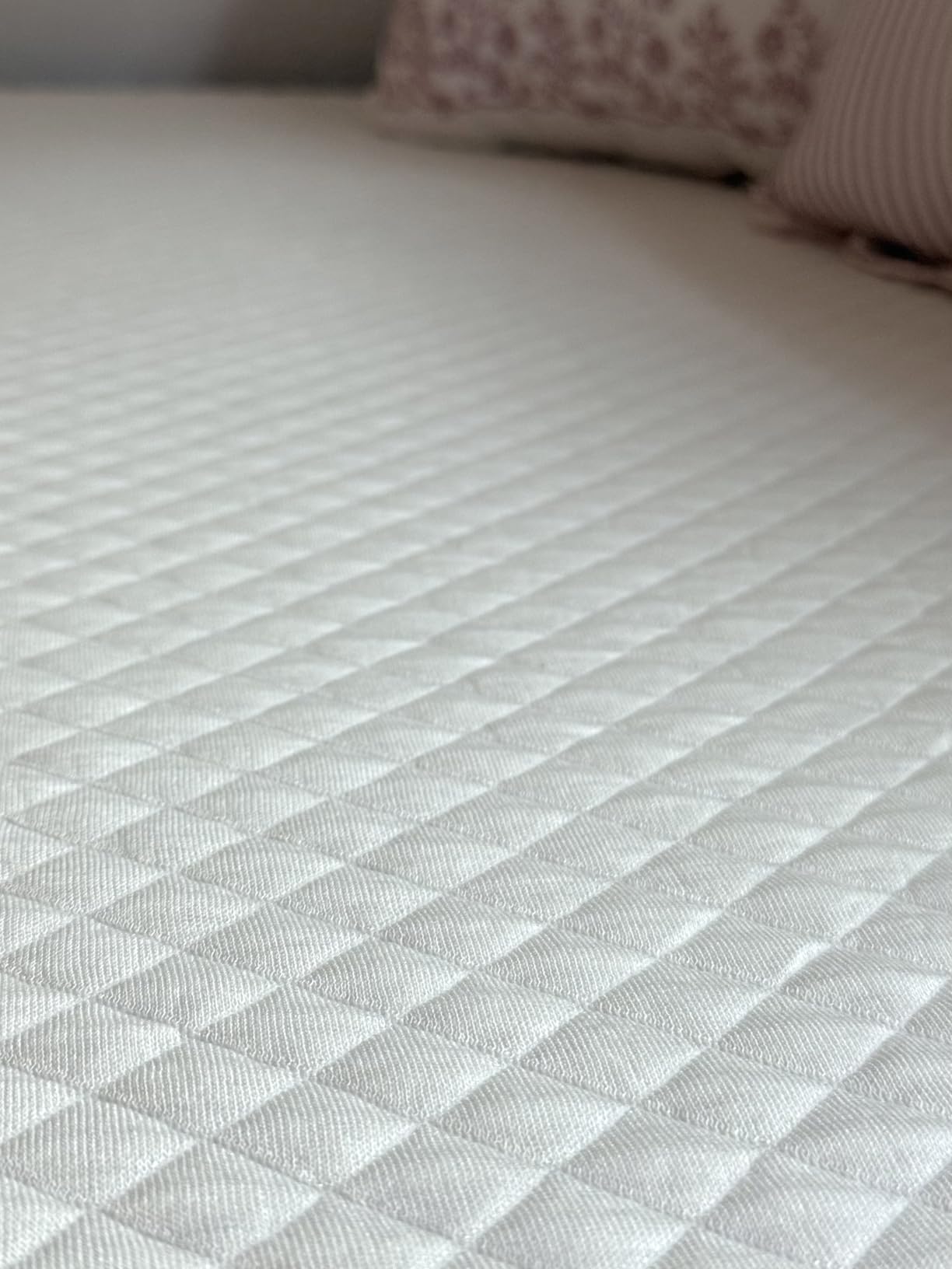 LIFEMENT Twin Mattress for Kids, 6 Inch Twin Bed Mattress, Basic Copper Cooling Gel Memory Foam Mattress in a Box, Pressure Relief with Medium Firm Support, CertiPUR-US Certified, 75''L x 39''W customer photo 1