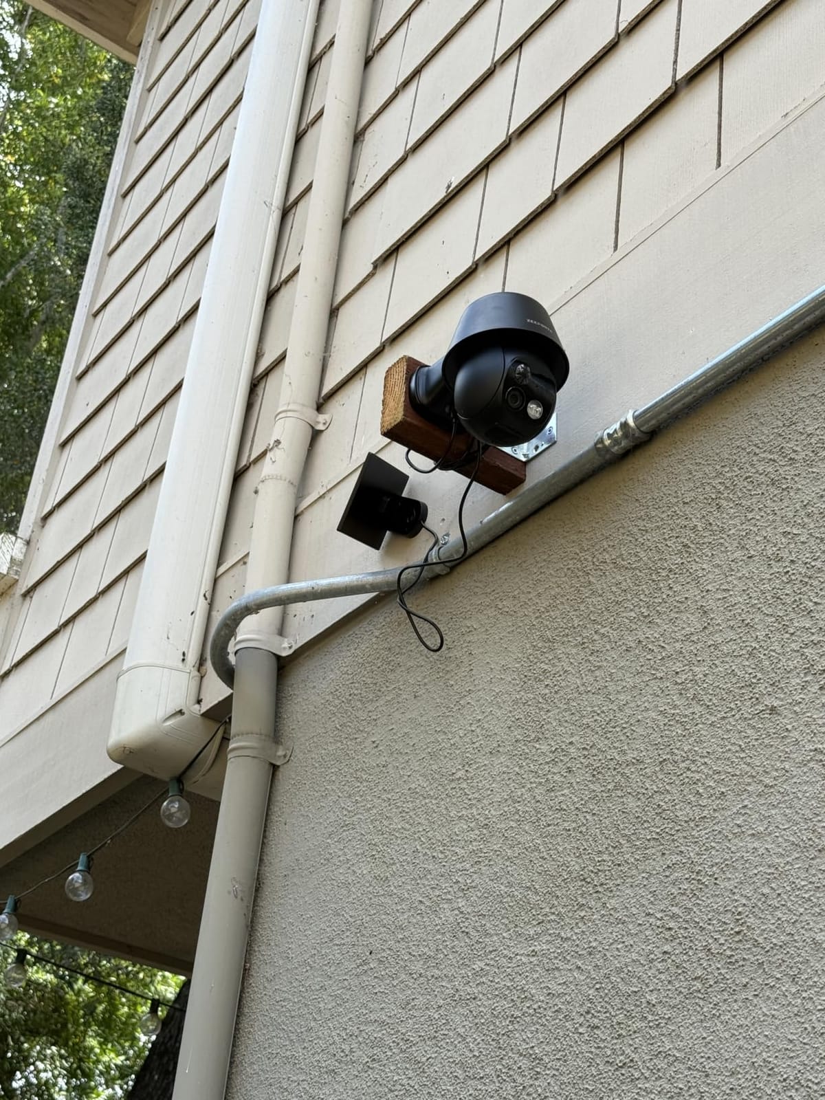 Solar Security Cameras Wireless Outdoor, 2K Pan/Tilt 360° View Solar/Battery Powered WiFi Cameras for Home Security with AI Motion Detection, Spotlight, 2-Way Audio, Siren, IP65, SD/Cloud Storage customer photo 2