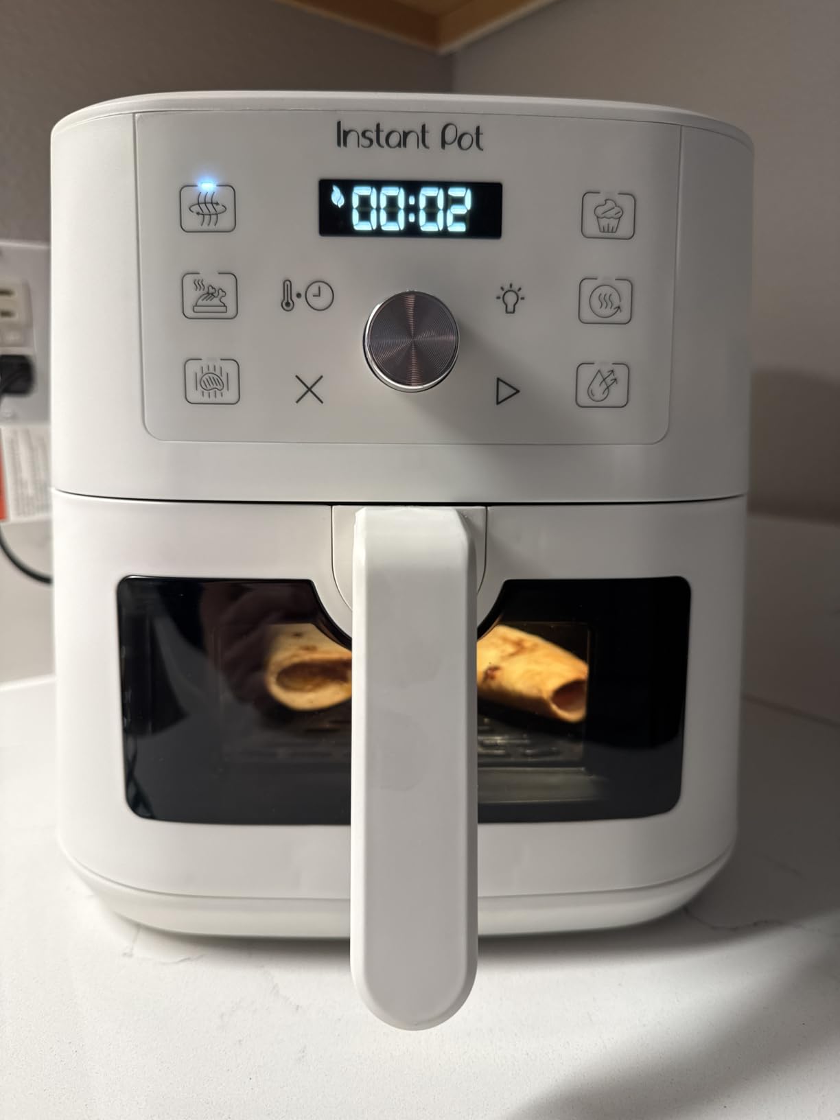 Instant Pot 4Qt Vortex 6-in-1 Mini Air Fryer, Custom Program Options, Air Fry, Broil, Roast, Dehydrate, Bake, Reheat, Black, 4 Quarts customer photo 2