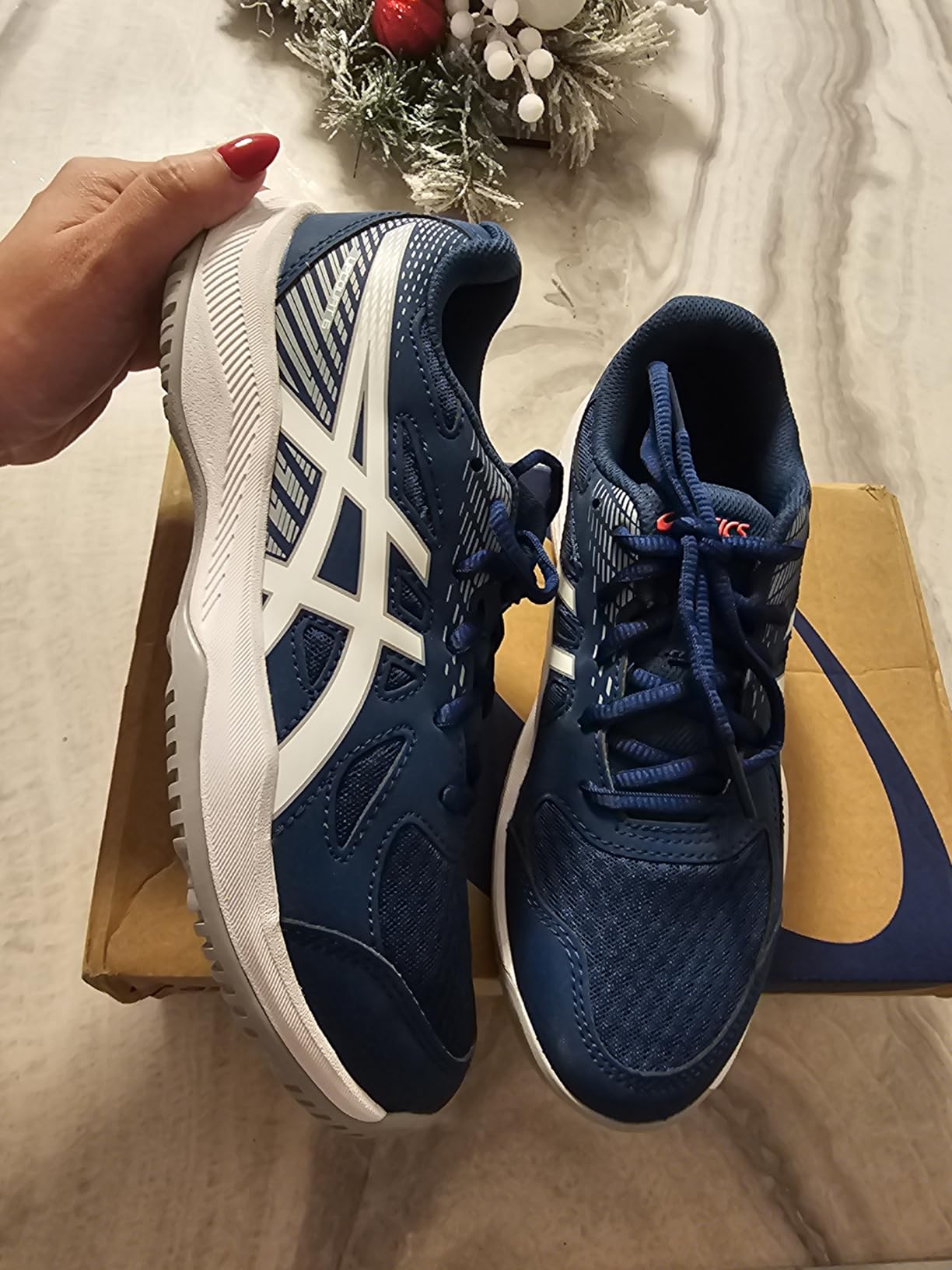 ASICS Kid's Upcourt 6 Grade School Volleyball Shoes customer photo 1
