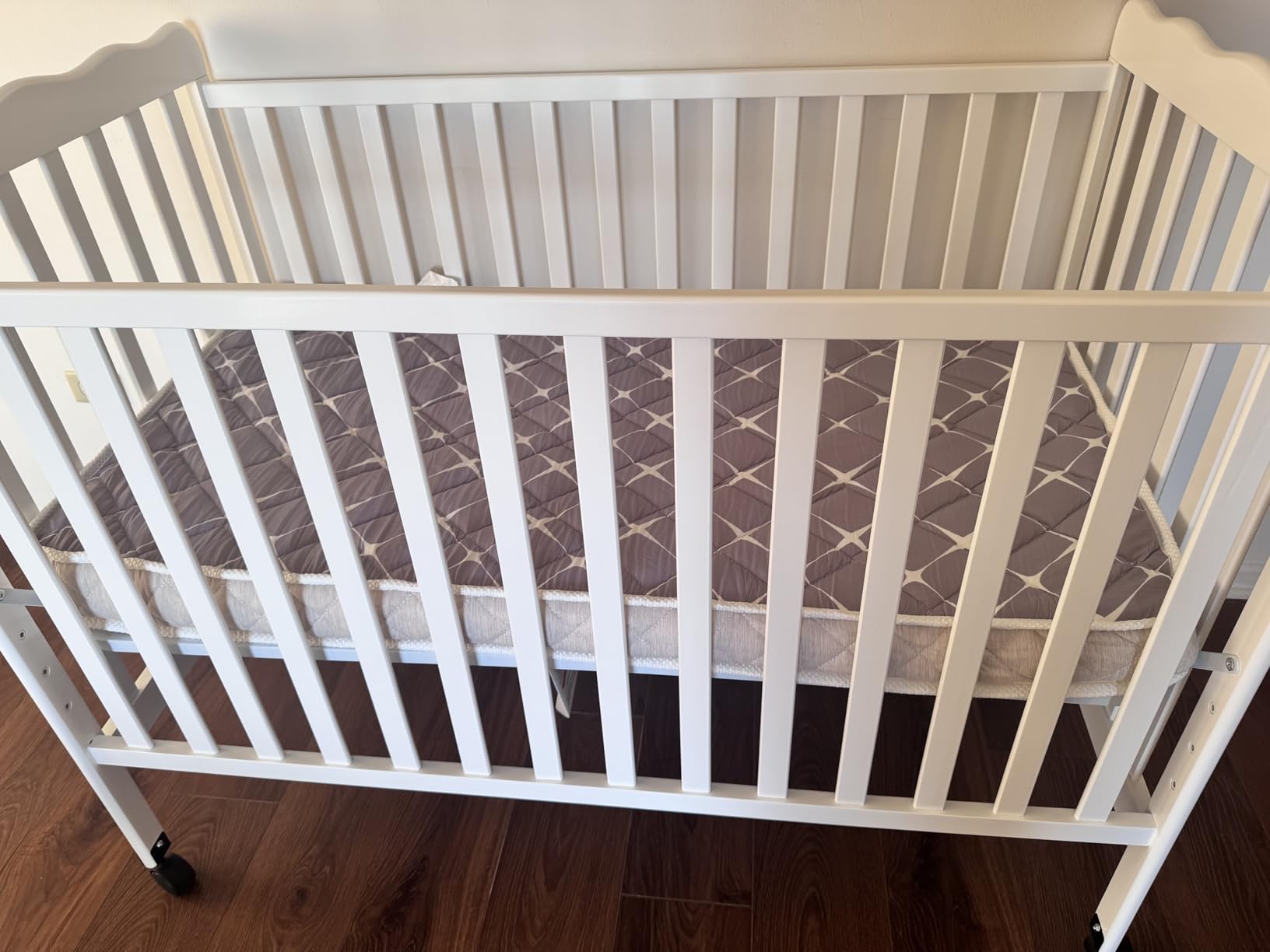 Dream On Me Full Size Carson 3-in-1 Convertible Baby Crib, Locking Wheels customer photo 2